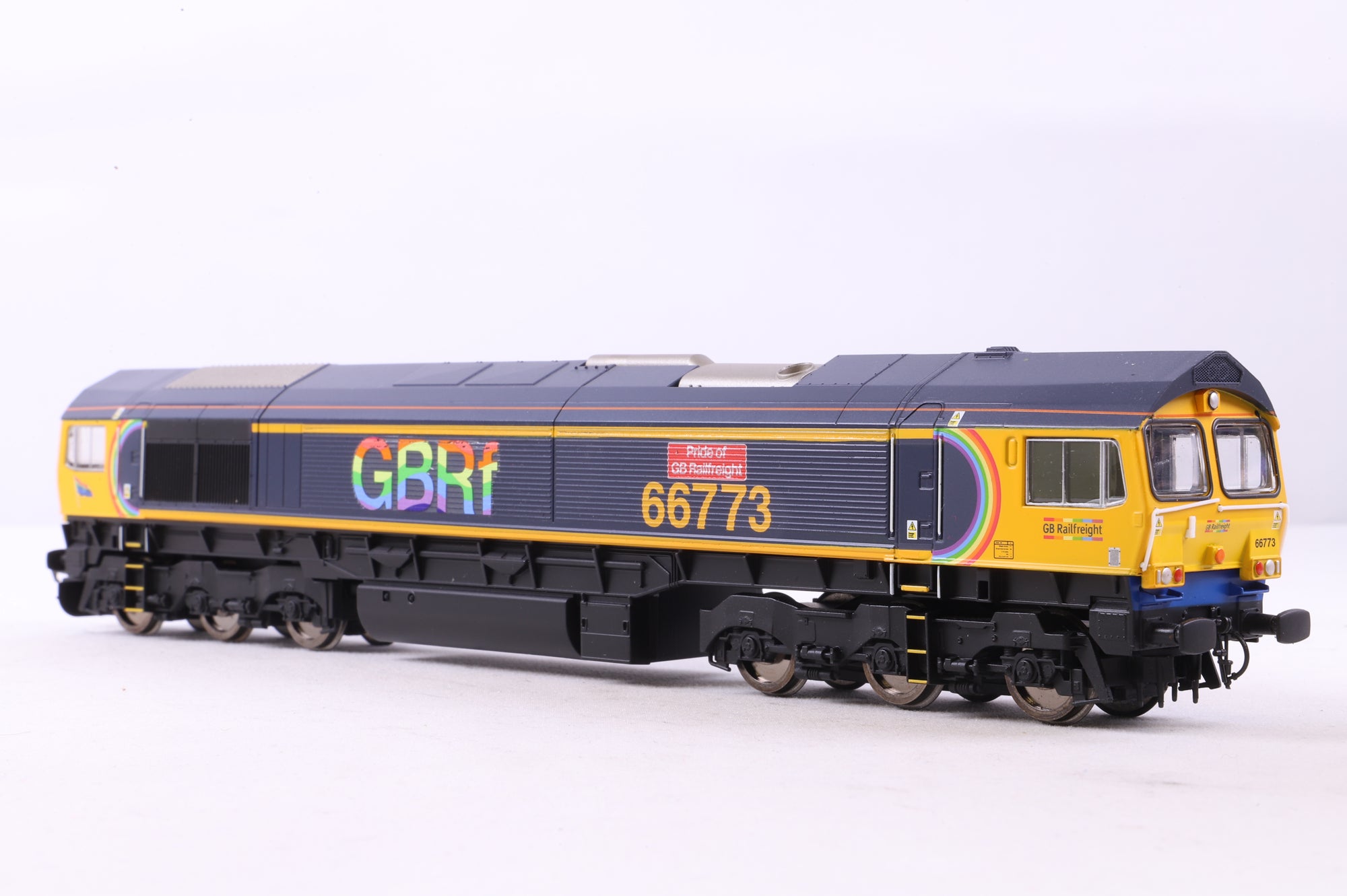 Hornby OO R30023 GBRf Class 66 Co-Co 'Pride of GB Railfreight' '66773', DCC Fitted