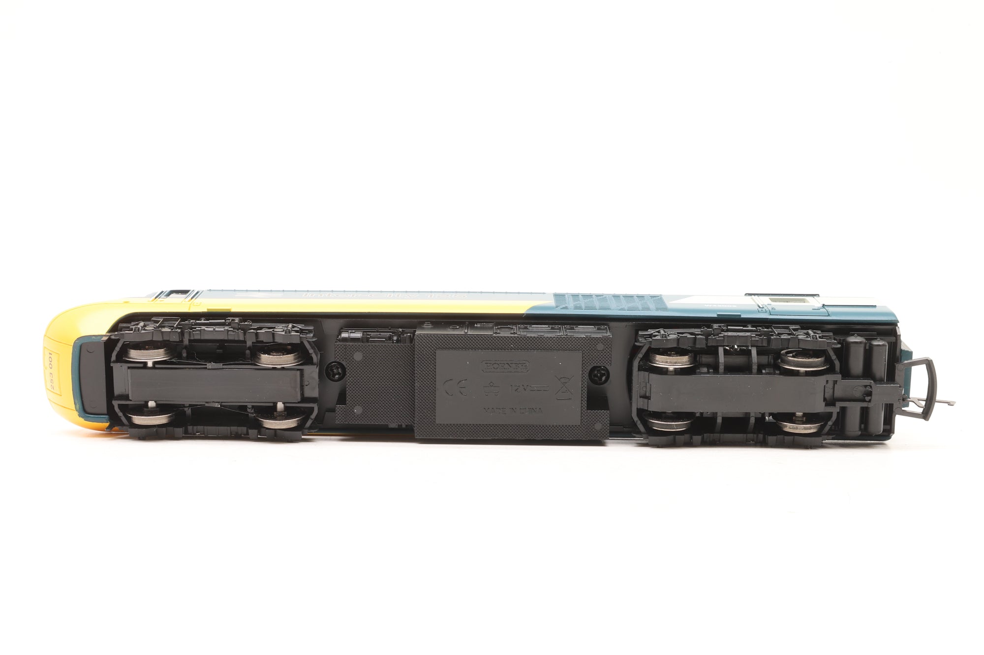 Hornby OO Class 43 HST 3-Car Set 253001 in BR Inter-City 125 Livery – DCC Sound