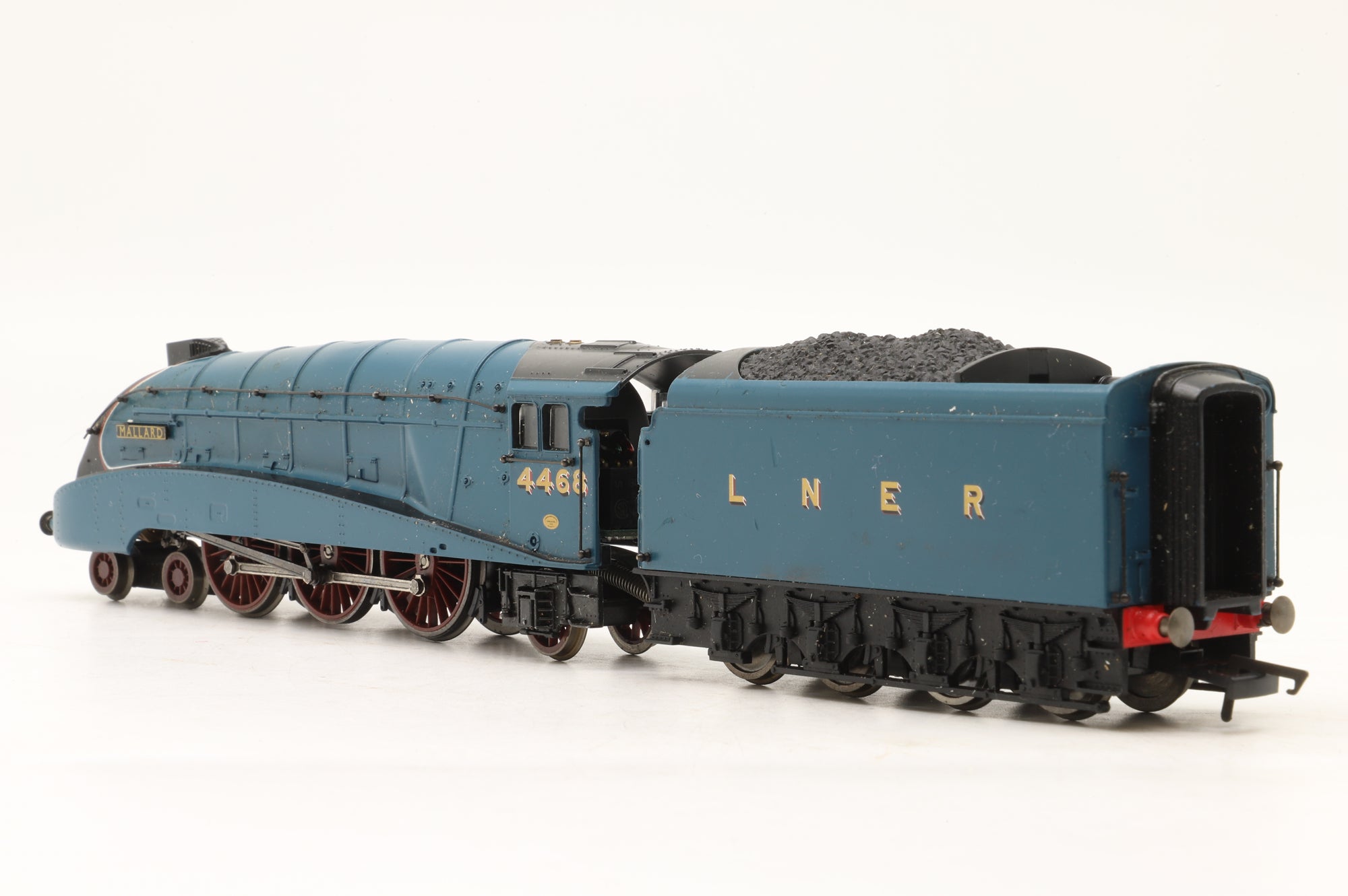 Hornby OO R1041 (Loco Only) Class A4 4468 'Mallard' in LNER Garter Blue – Live Steam