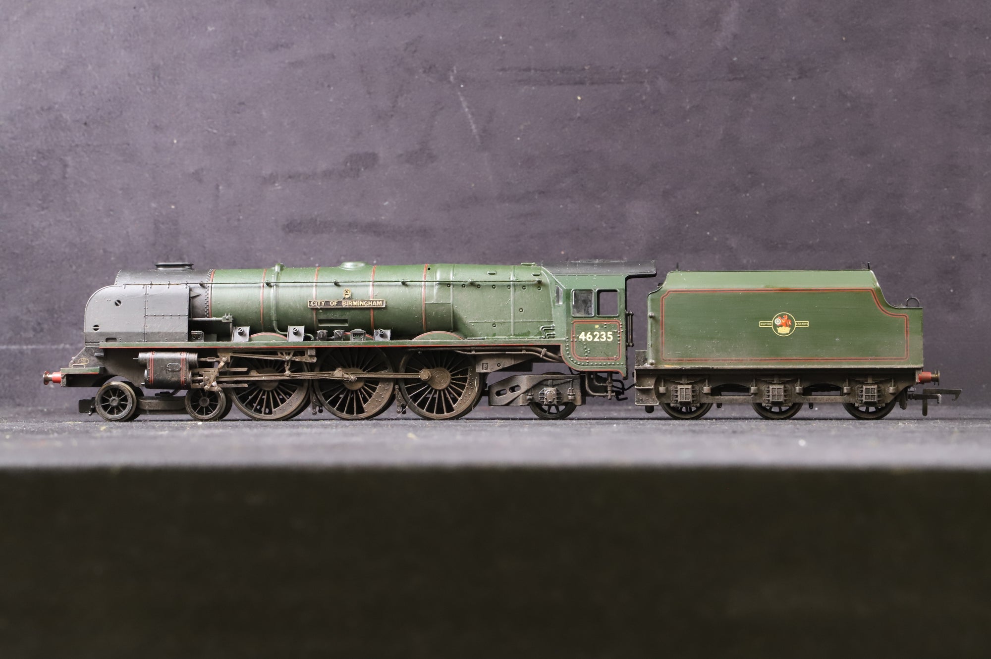 WORKSHOP Hornby OO Princess Coronation Class 46235 'City of Birmingham' in Lined BR Green w/ Late Crests - Non Runner - Weathered