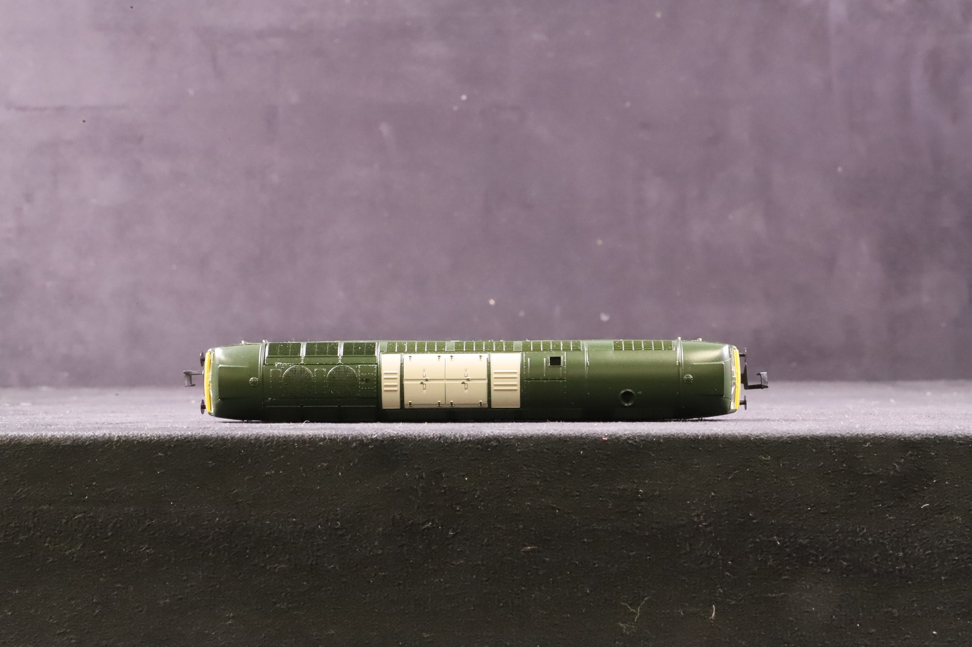 Graham Farish N 371-825DSF Class 47/0 'D1565' BR Green SYP DCC Sound