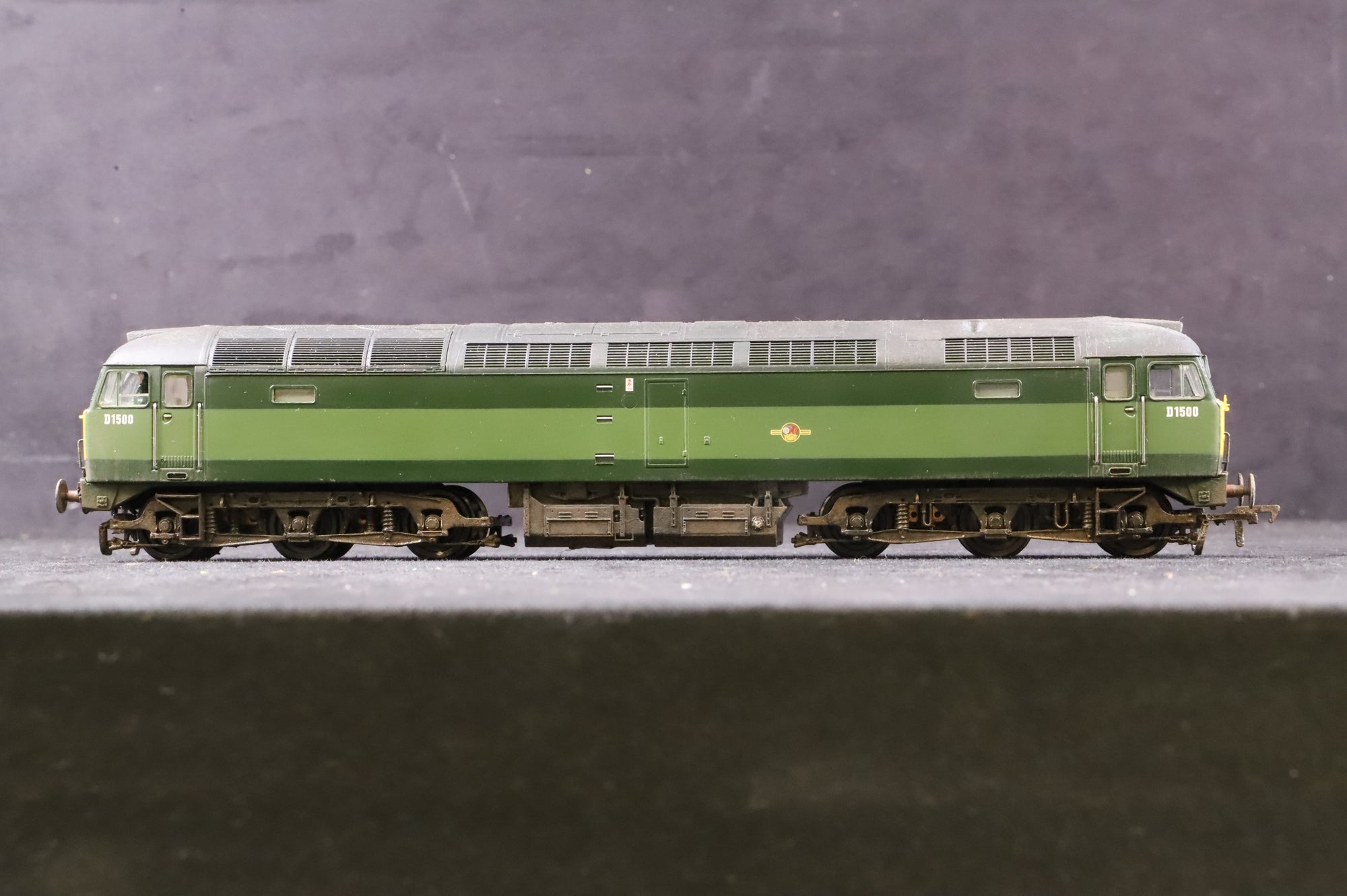 WORKSHOP Bachmann OO 32-800 Class 47 'D1500' BR Two Tone Green L/C Weathered