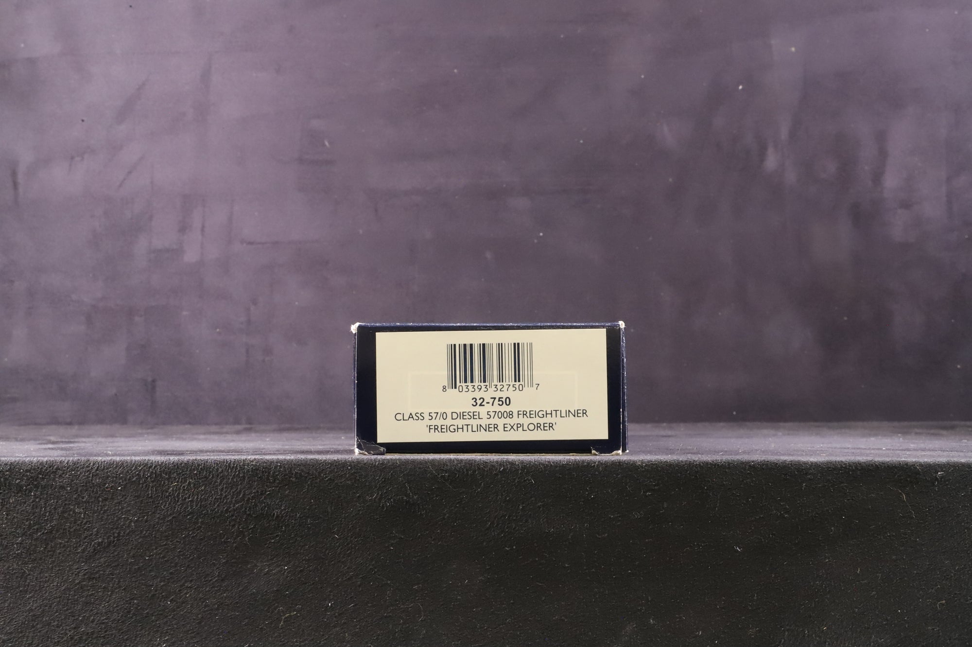 Bachmann OO 32-750 Class 57 57008 'Freightliner Explorer' in Freightliner Livery