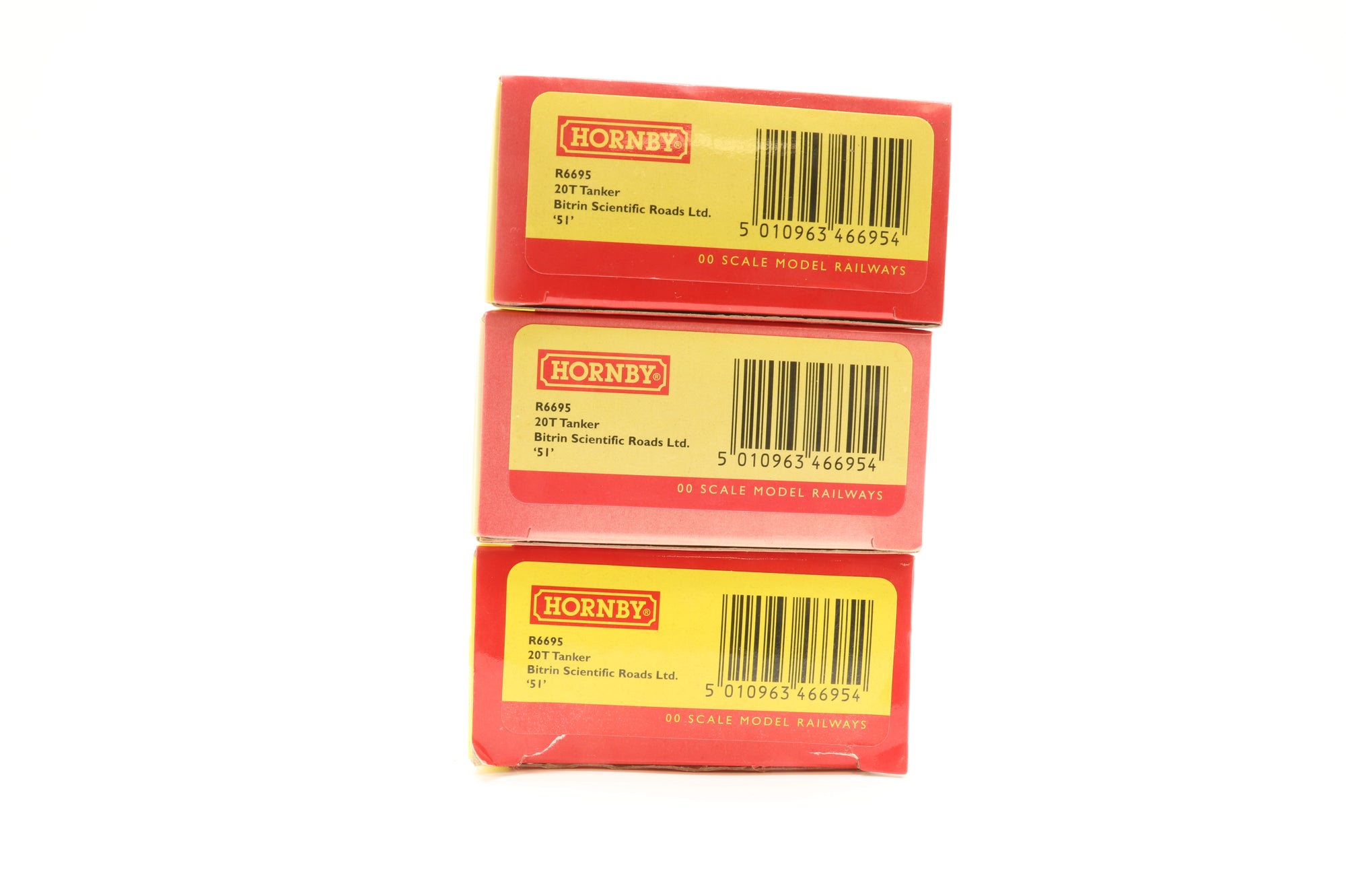 Hornby OO Rake of 3 20T Tankers Britin Scientific Roads Ltd. R6695