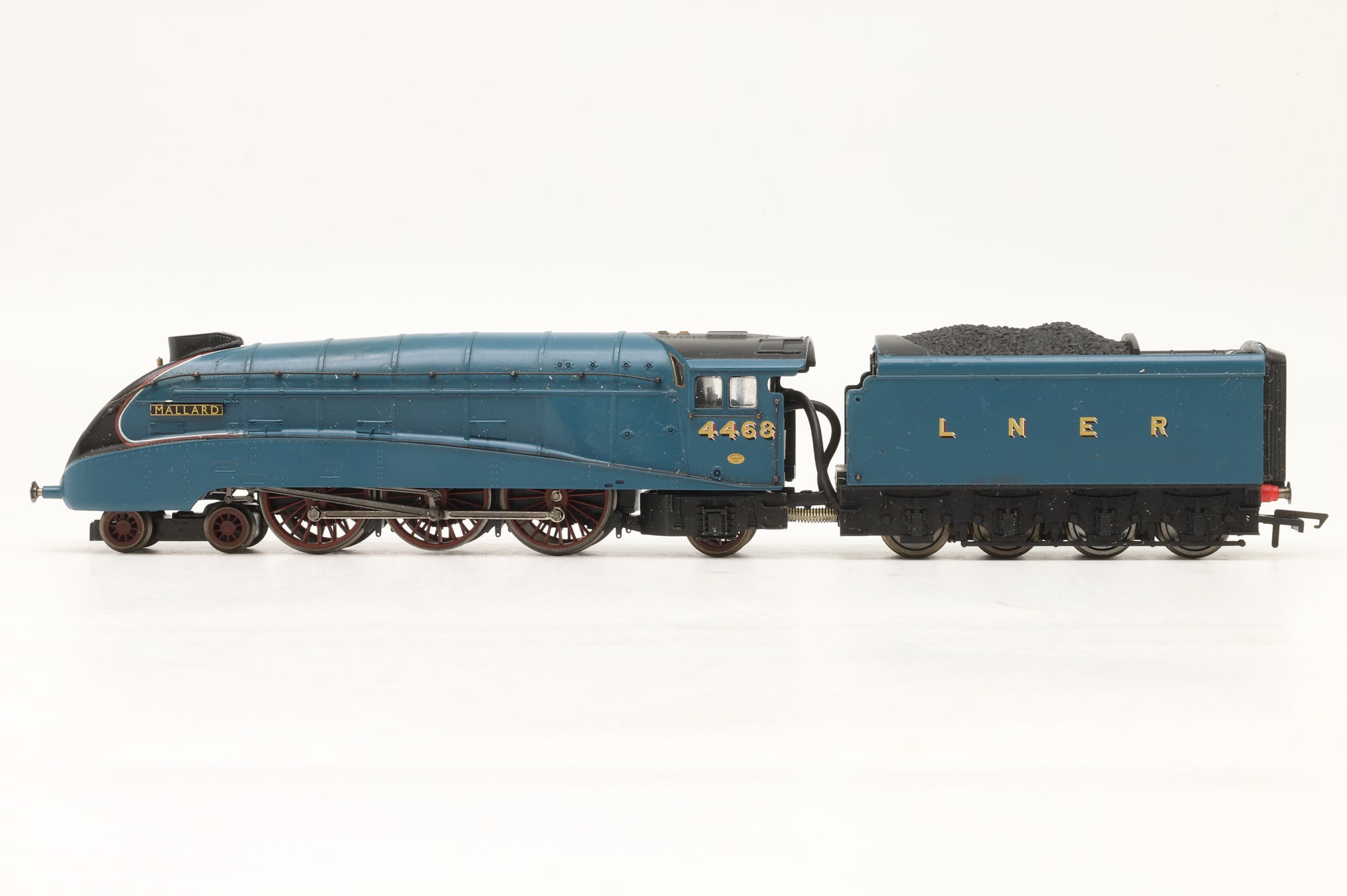 Hornby OO R1041 (Loco Only) Class A4 4468 'Mallard' in LNER Garter Blue – Live Steam