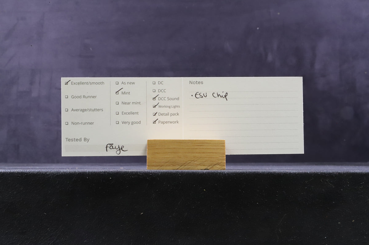 Bachmann OO 32-725U Class 66 Diesel &#39;66111&#39; EWS Excl. Olivia&#39;s Trains DCC Sound