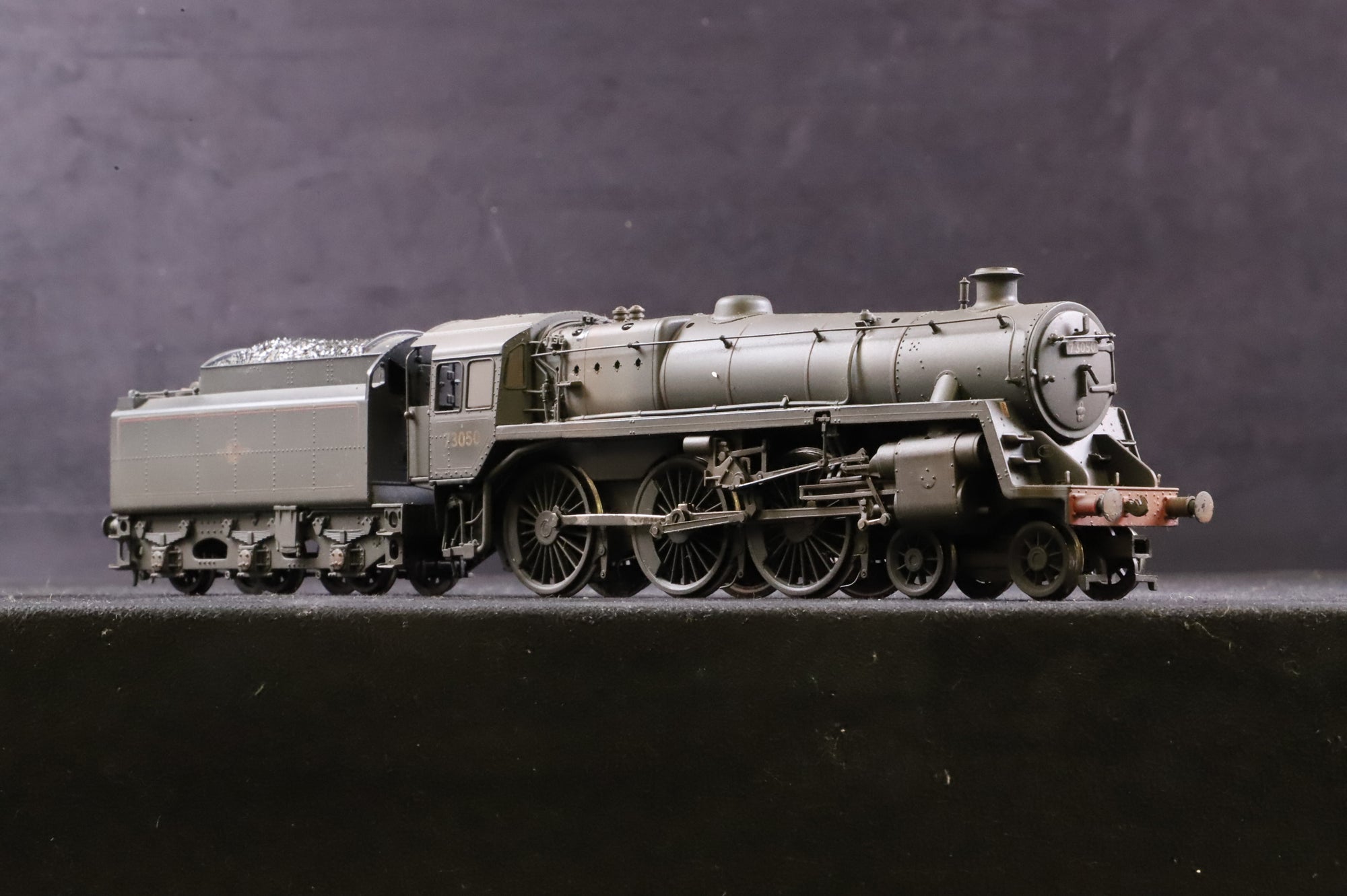 Bachmann OO 32-507 Standard Class 5MT '73050' BR Black L/C Weathered