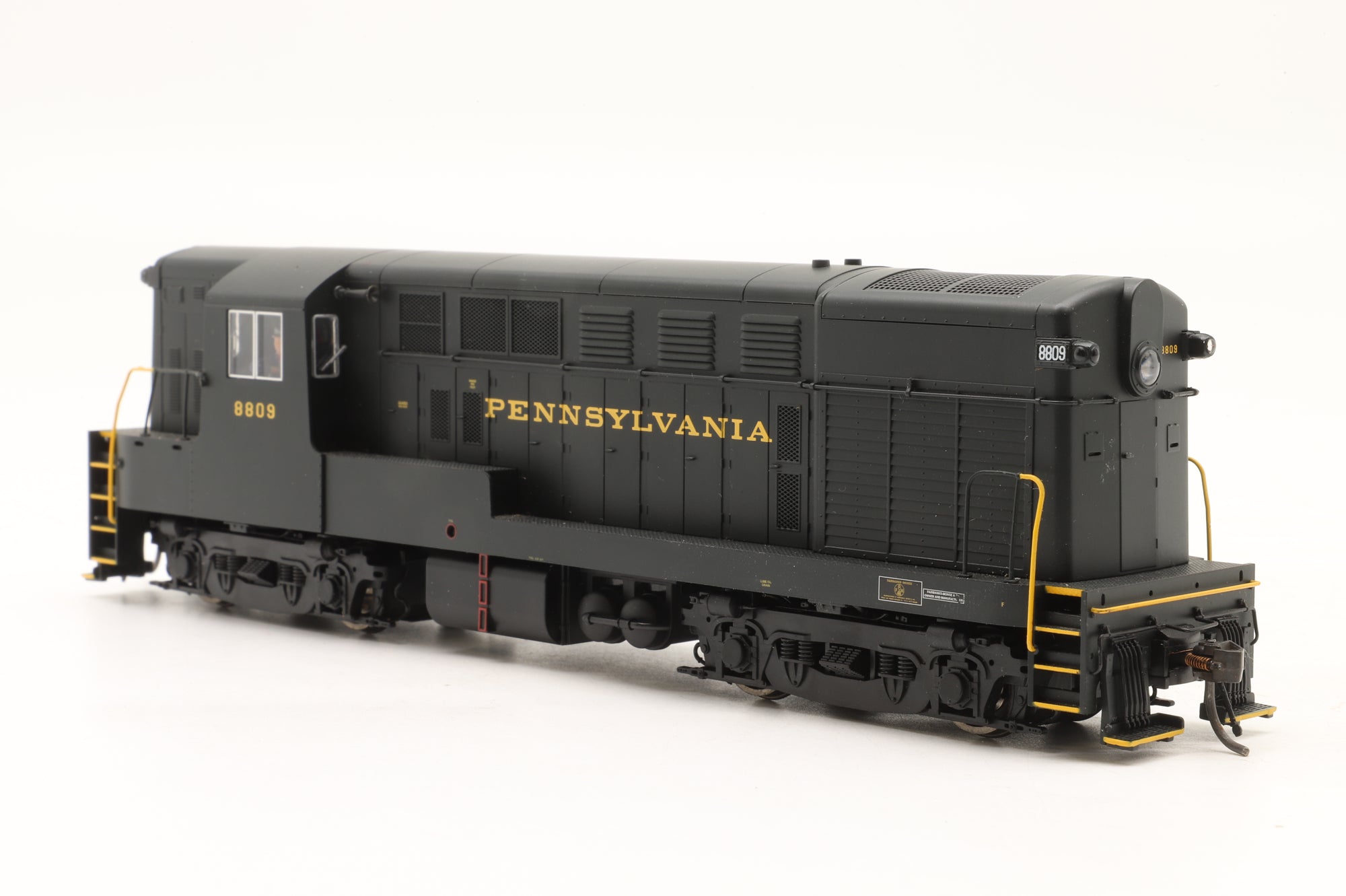 Atlas HO 9531 H16-44 #8809 in PRR Livery