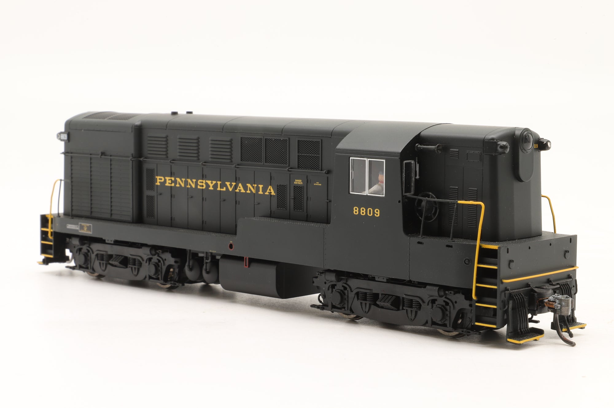 Atlas HO 9531 H16-44 #8809 in PRR Livery