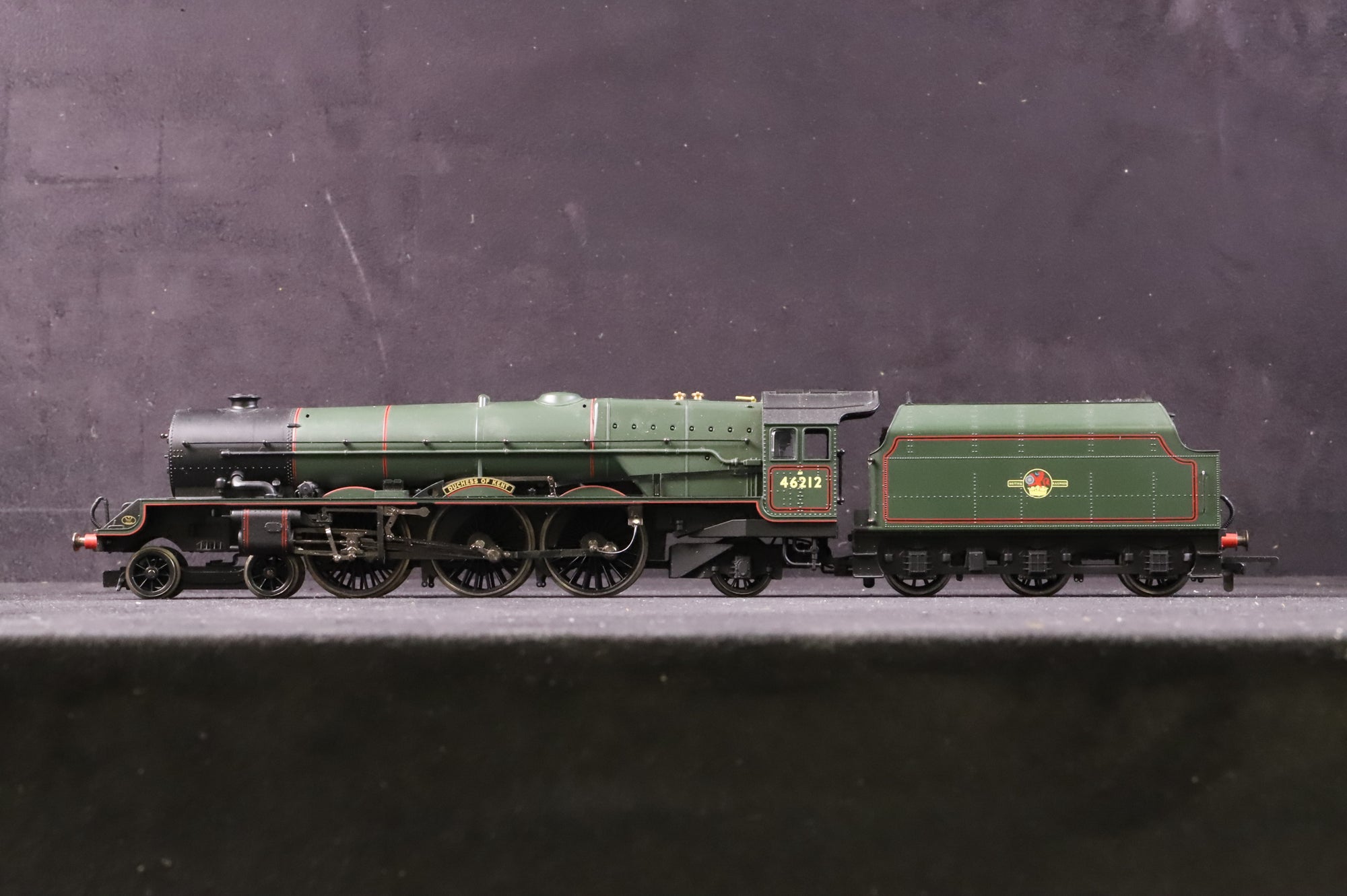 Hornby OO R2314 Princess Class 46212 'Dutchess of Kent' in Lined BR Green w/ Late Crests