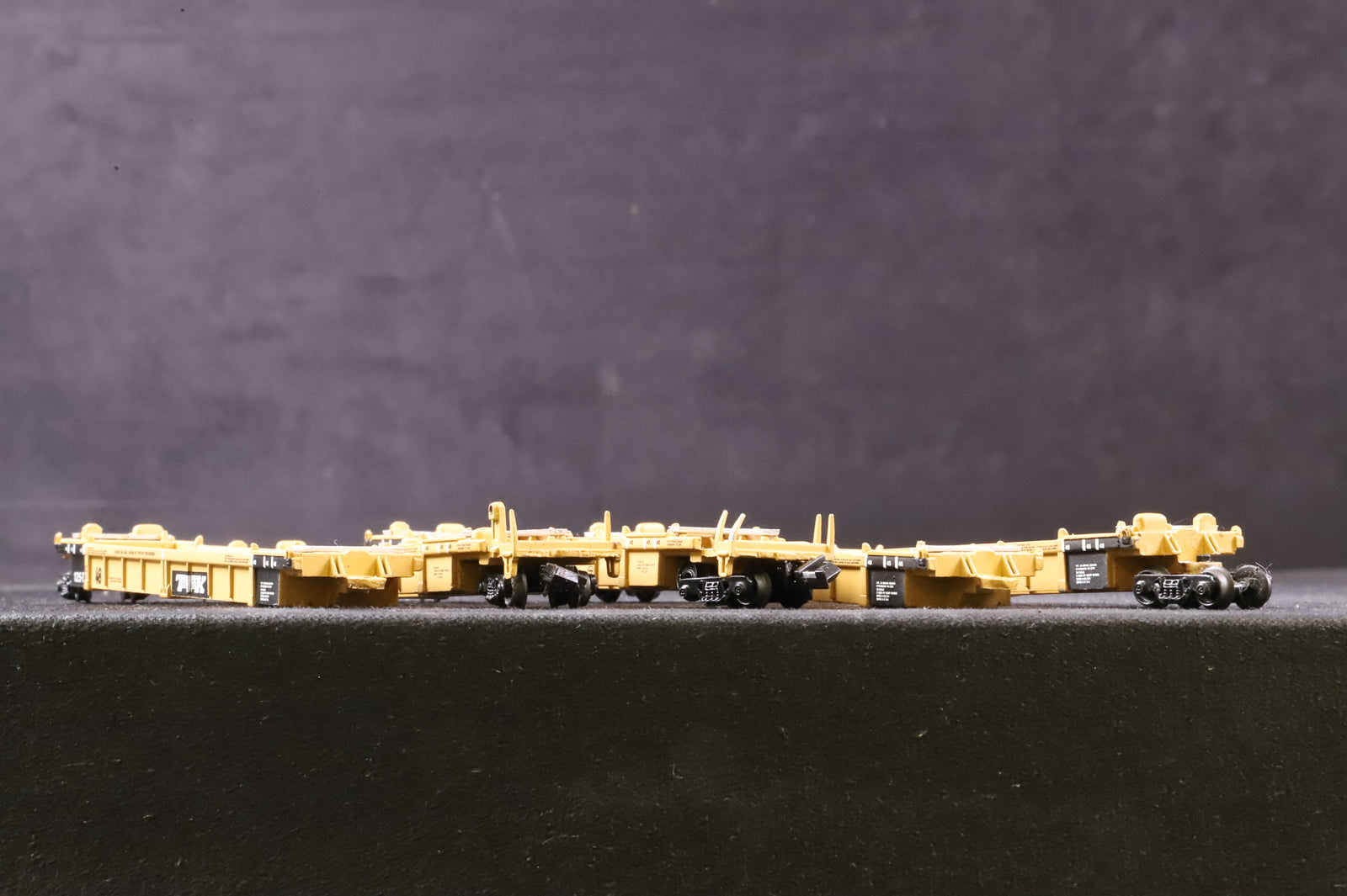 walthers n scale 5-unit articulated double-stack car walthers n scale 5-unit articulated double-stack car