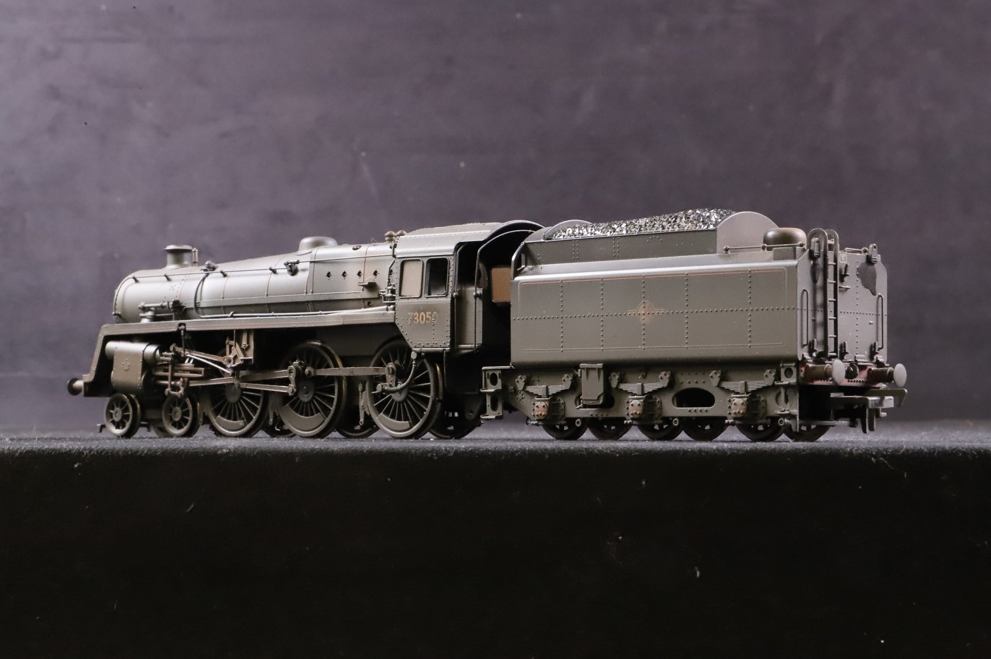 Bachmann OO 32-507 Standard Class 5MT '73050' BR Black L/C Weathered