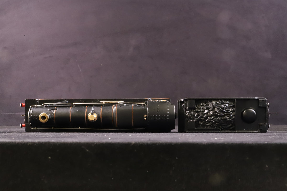 New Wrenn OO W8000D Castle Class &#39;Hereford Castle&#39; BR Black