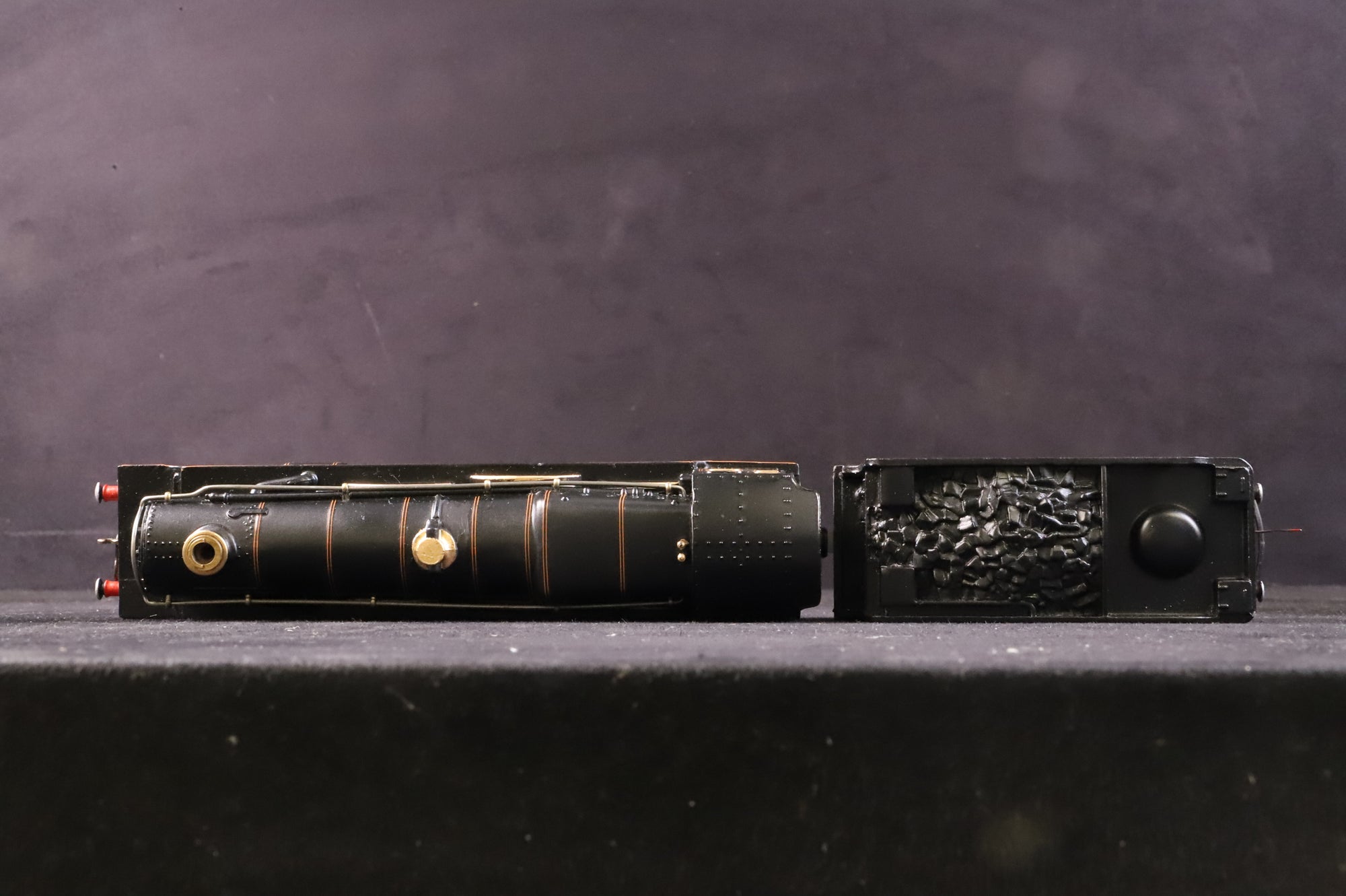 New Wrenn OO W8000D Castle Class 'Hereford Castle' BR Black