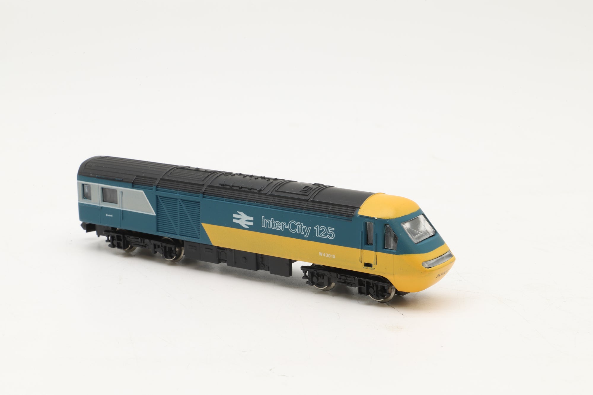 Graham Farish N 8125 Class 43 3-Car HST Set in BR Intercity 125 Livery