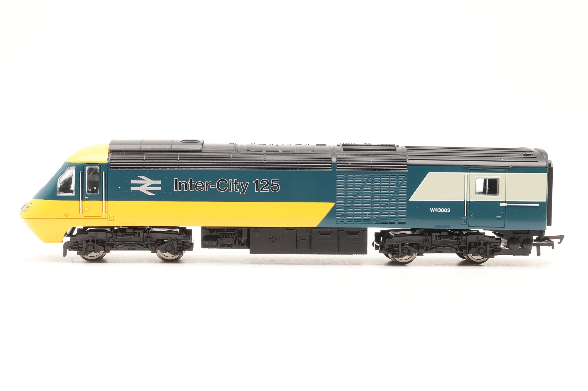 Hornby OO Class 43 HST 3-Car Set 253001 in BR Inter-City 125 Livery – DCC Sound