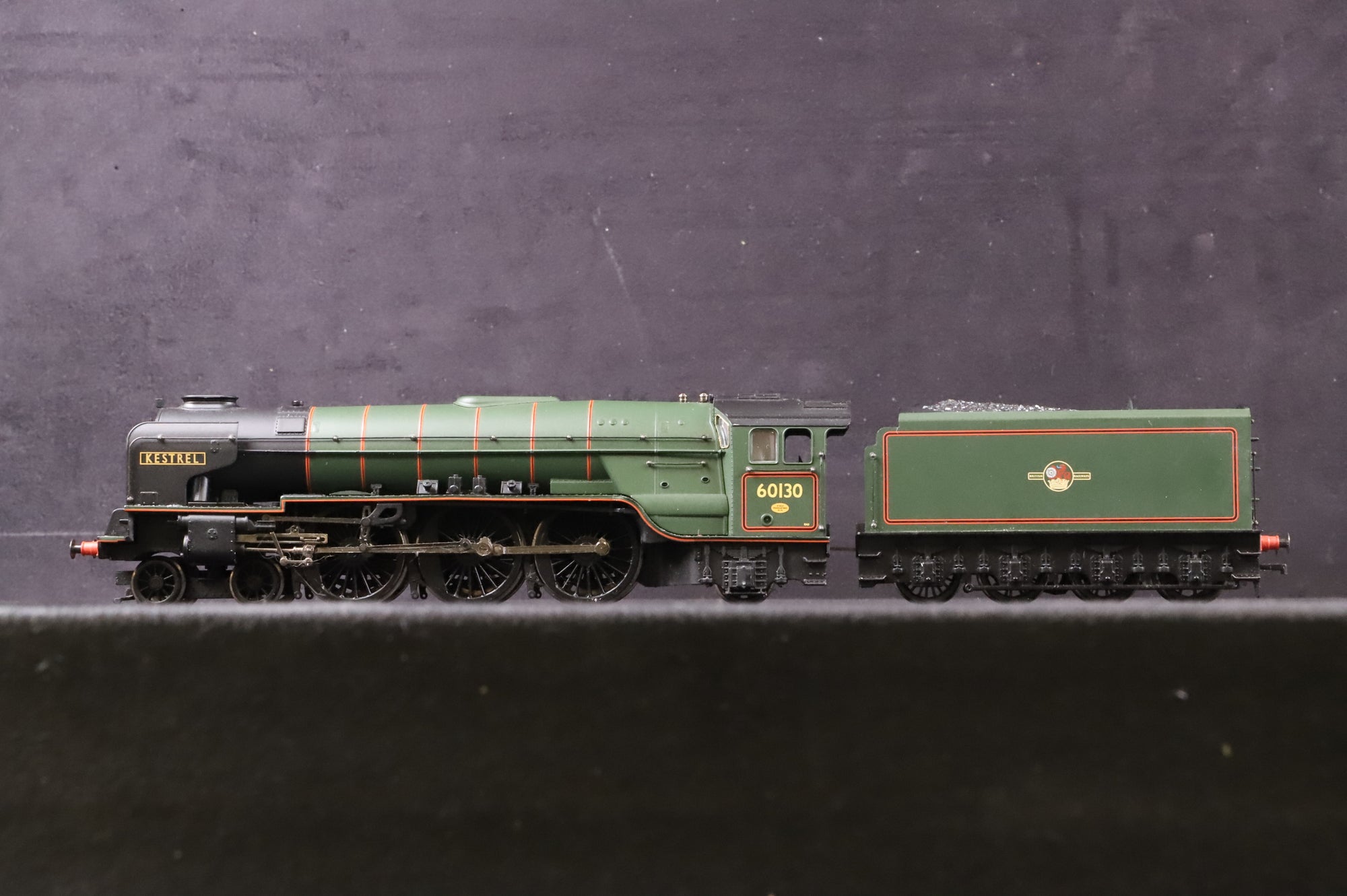 Bachmann OO 32-555 Class A1 '60130' 'Kestrel' BR Green L/C