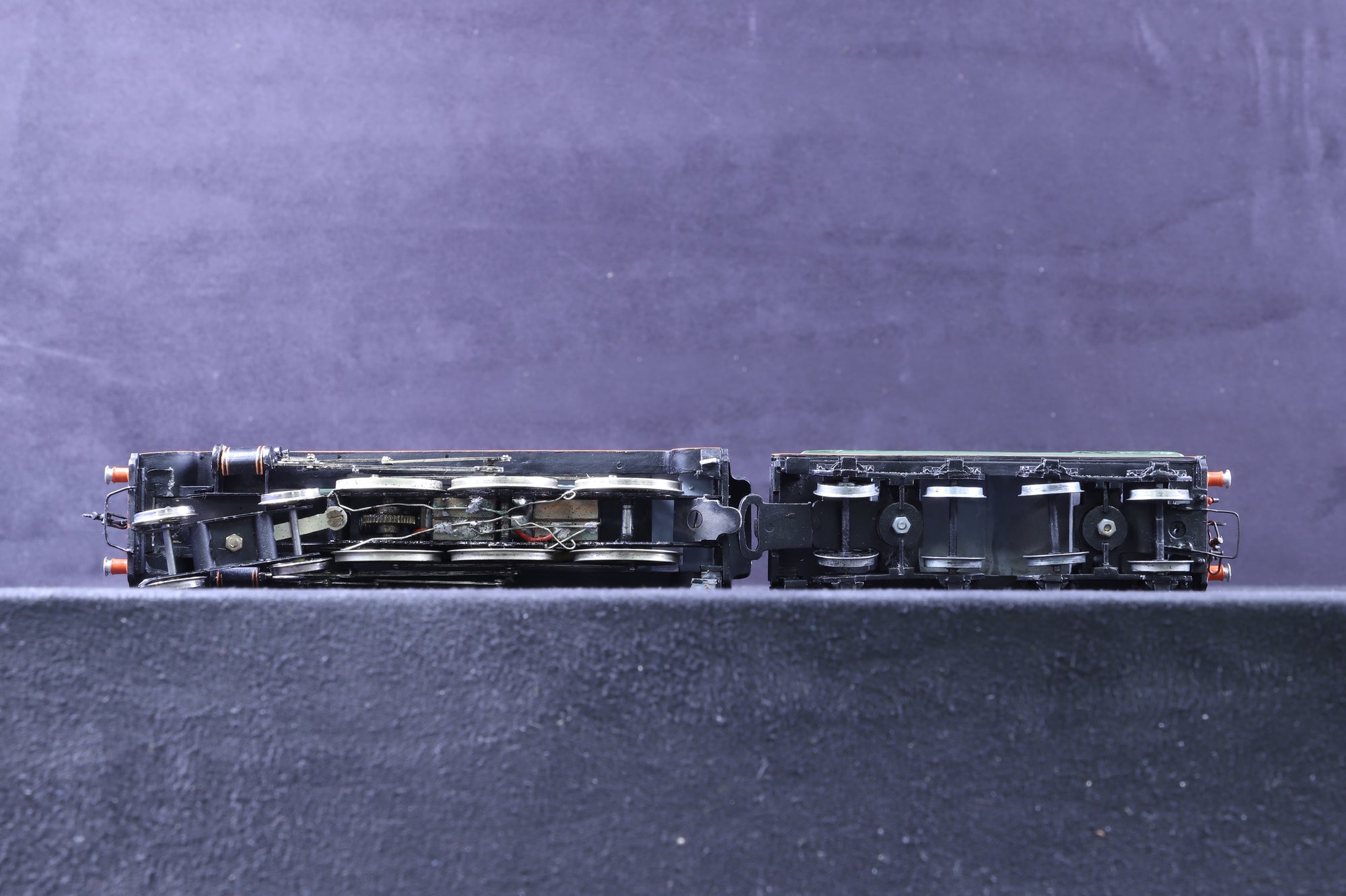 Wills Finecast OO Kit Built King Arthur Class 30777 in BR Lined Green w/ Late Crests