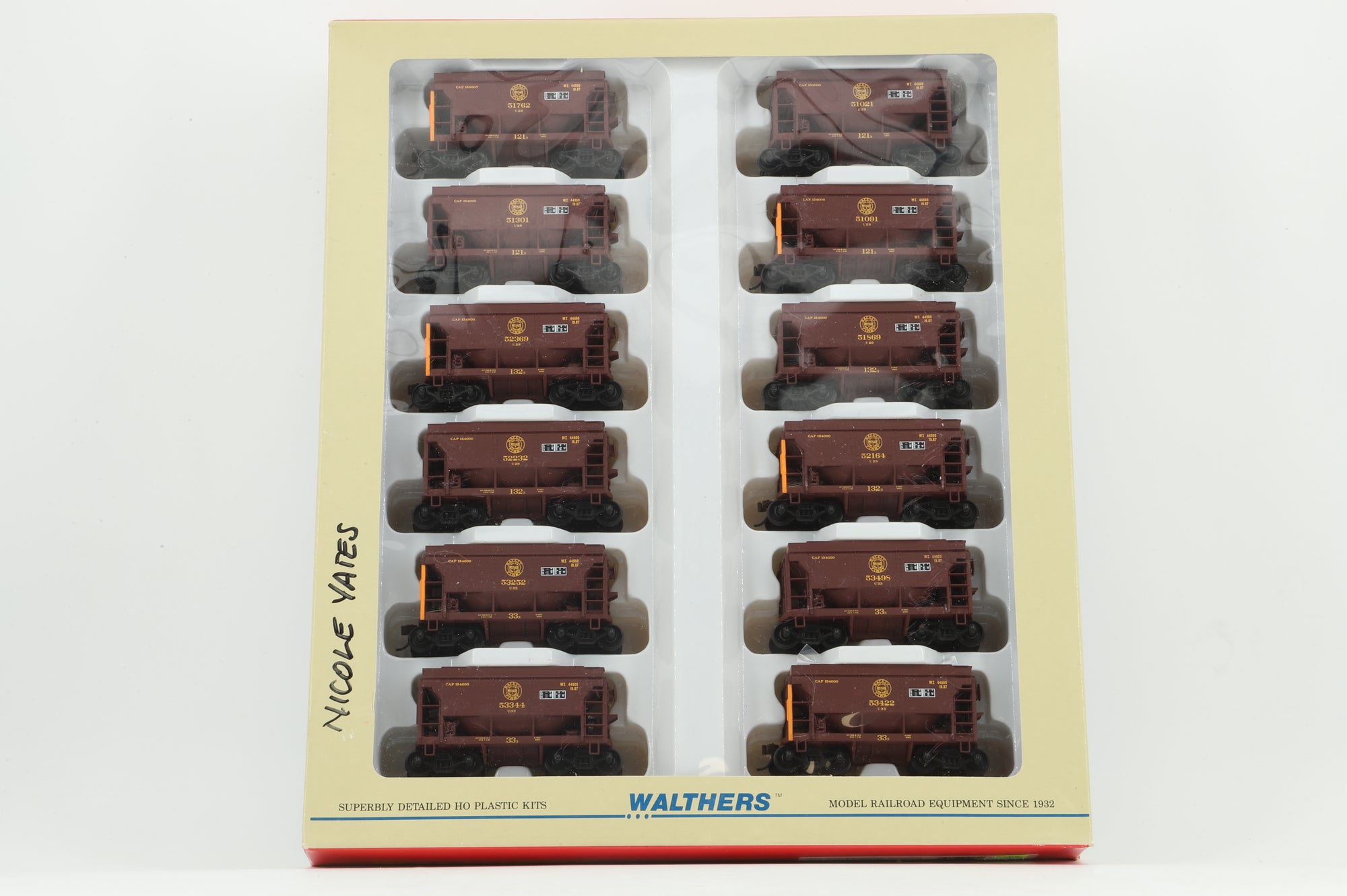 Walthers HO 932-4558 12-Pack of Taconite Ore Cars in DMIR Brown/Yellow