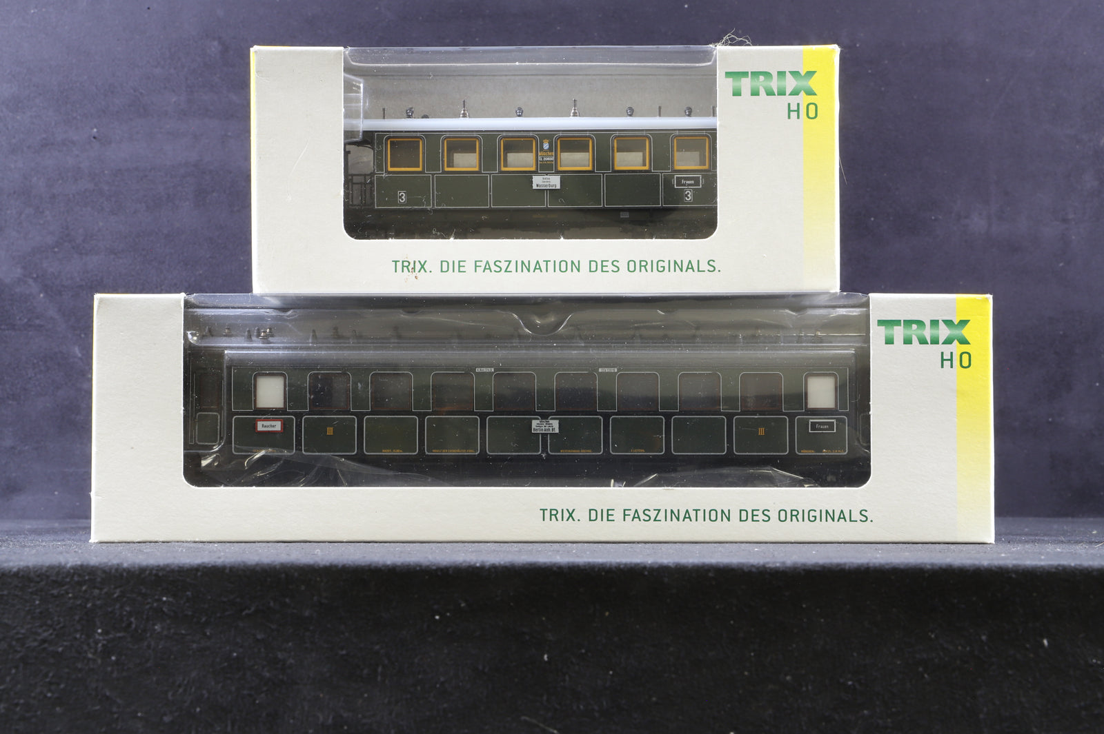 Hornby ho 1/87, ref. 704 wagon couvert a porte coulissante, fourgon bagage marchandise sncf - Collection Hornby ho 1/87, ref. 704 wagon couvert a porte coulissante, fourgon bagage marchandise sncf - Collection