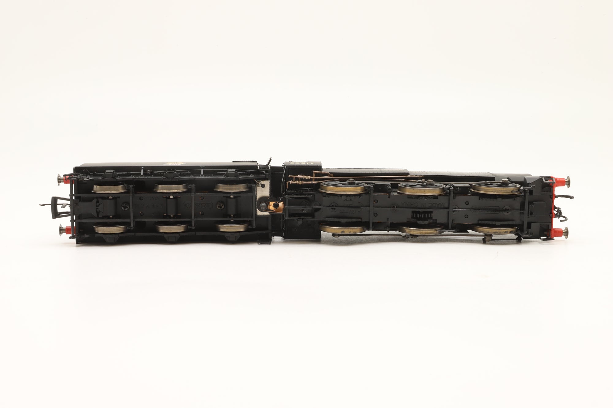 Hornby OO R2355A Class Q1 33017 in BR Black w/ Early Crests