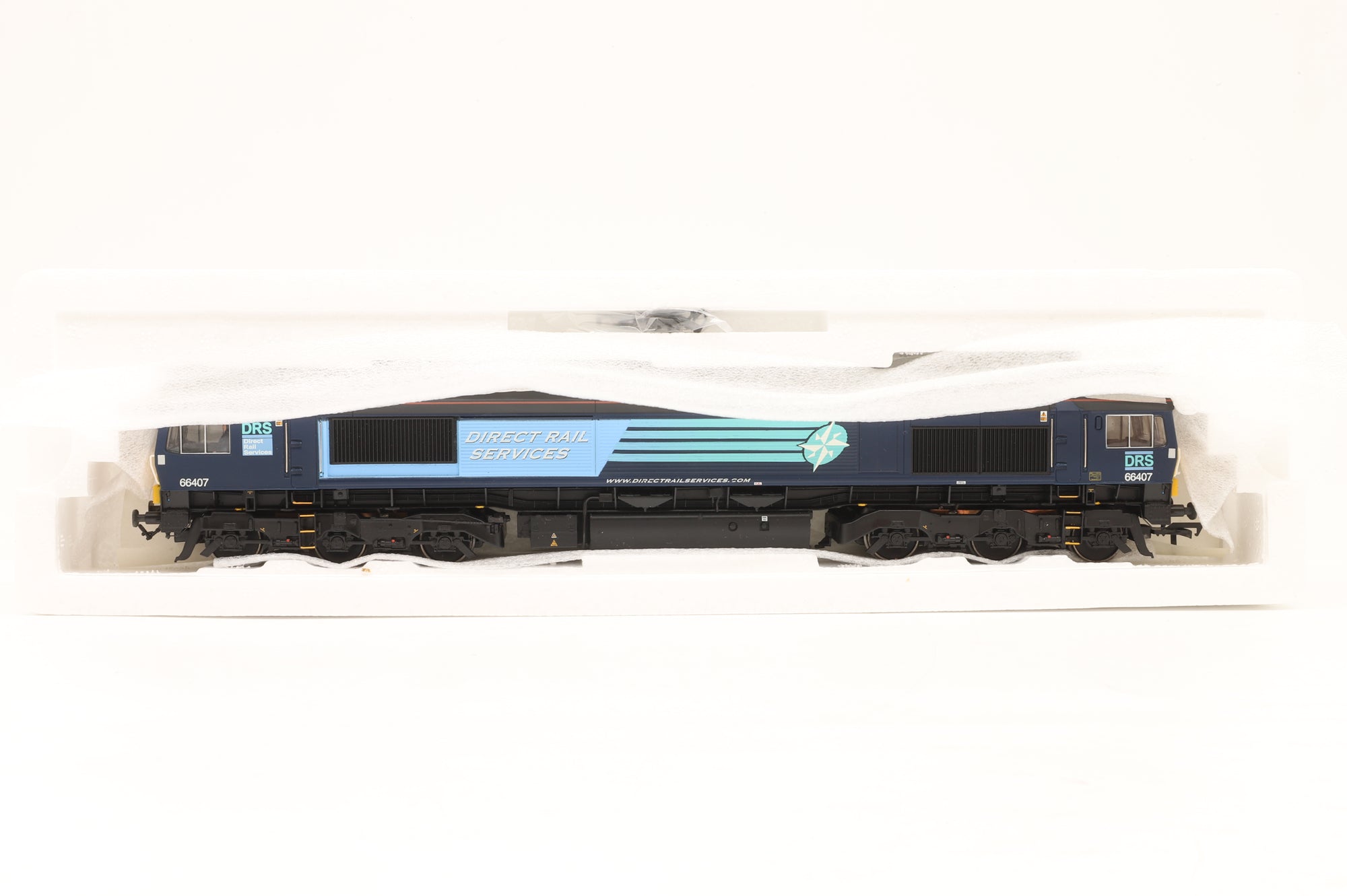 Bachmann OO 32-731 Class 66 Diesel '66407' Direct Rail Services