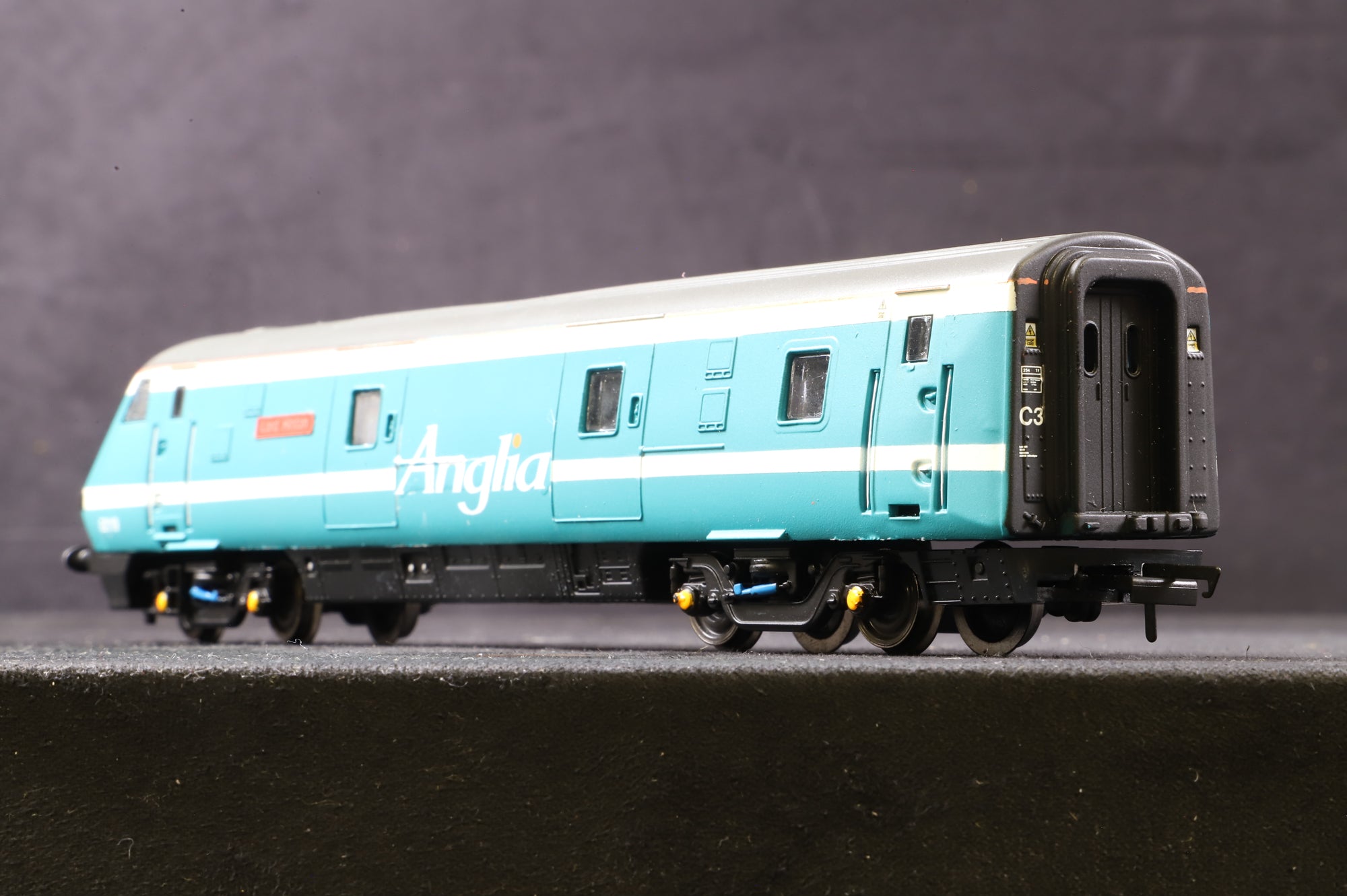 Hornby OO Class 82 '82119' Anglia Railways DVT Dummy Repainted
