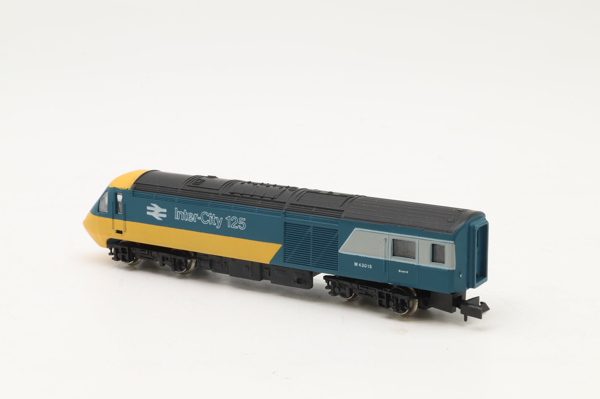 Graham Farish N 8125 Class 43 3-Car HST Set in BR Intercity 125 Livery