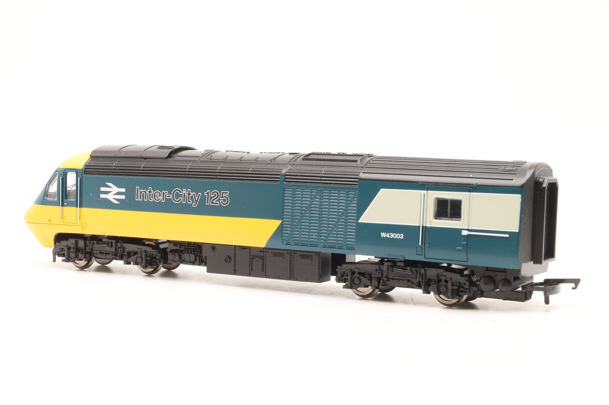 Hornby OO Class 43 HST 3-Car Set 253001 in BR Inter-City 125 Livery – DCC Sound
