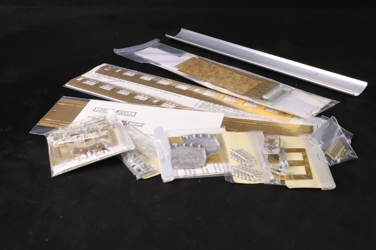 Comet Models OO B5 BR Mk1 Corridor Open Third Coach Kit
