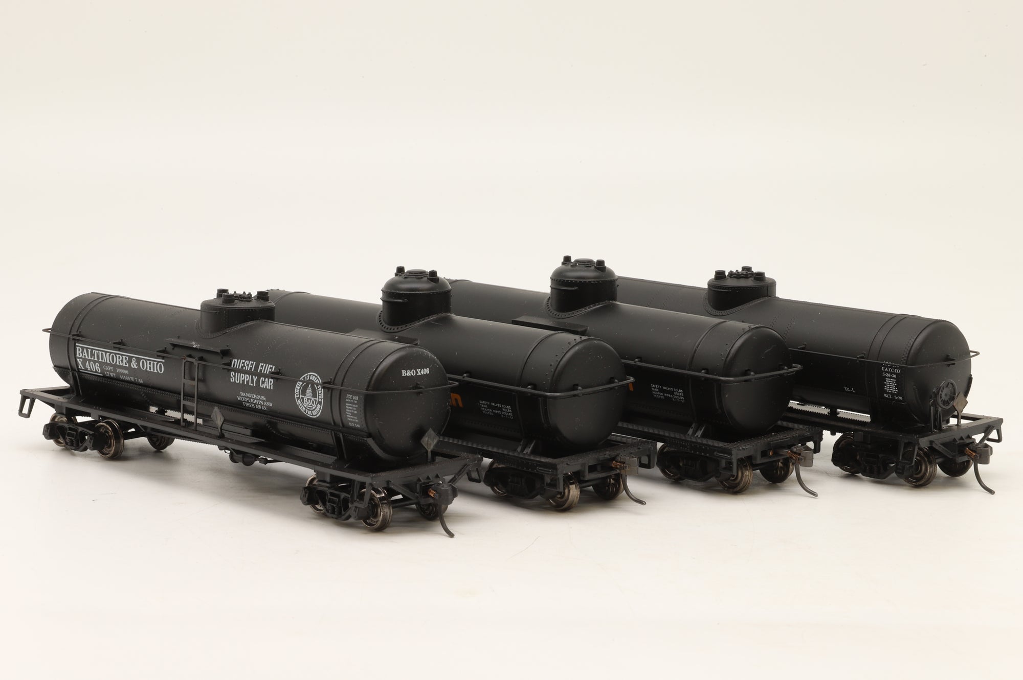 Unknown HO Rake Of 4 ATSF Tank Cars