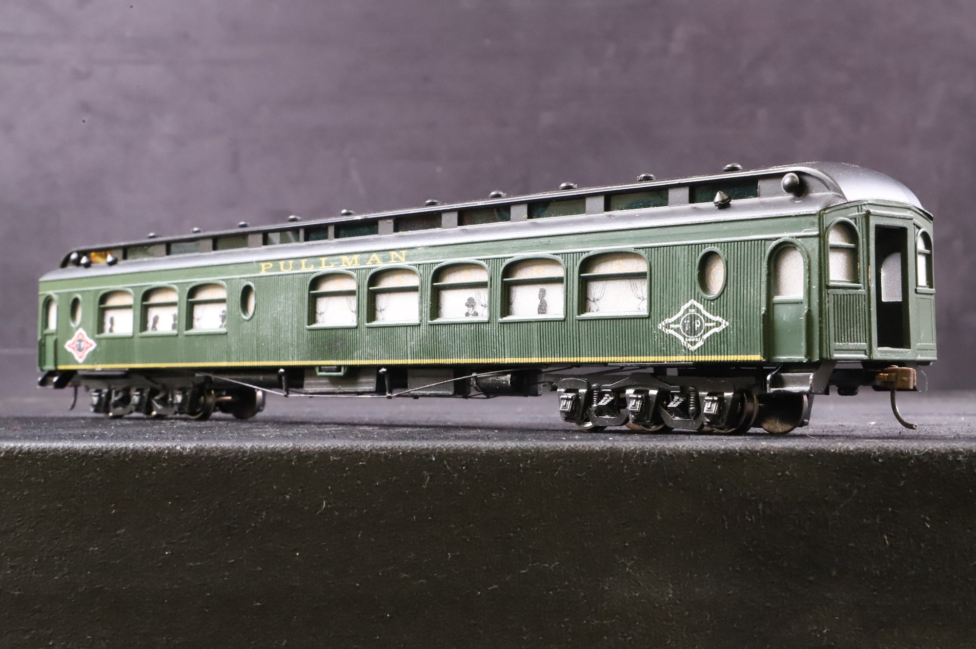Roundhouse HO Rake Of 2 Pullman Diner Coaches Inc. 68703 & 68803