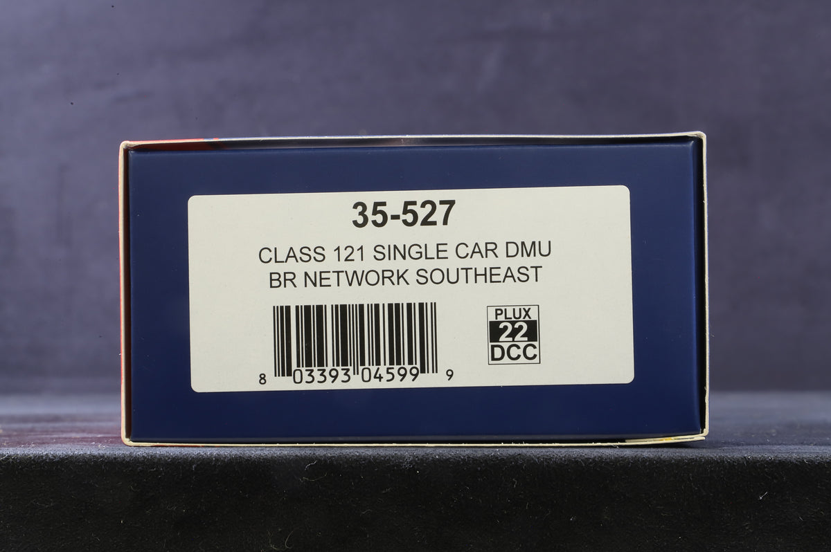 Bachmann OO 35-527 Class 121 Single Car DMU in BR NSE Livery