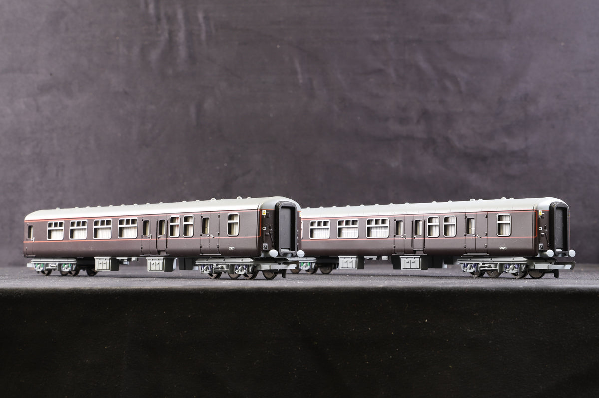 Hornby OO Rake Of 7 Royal Coaches