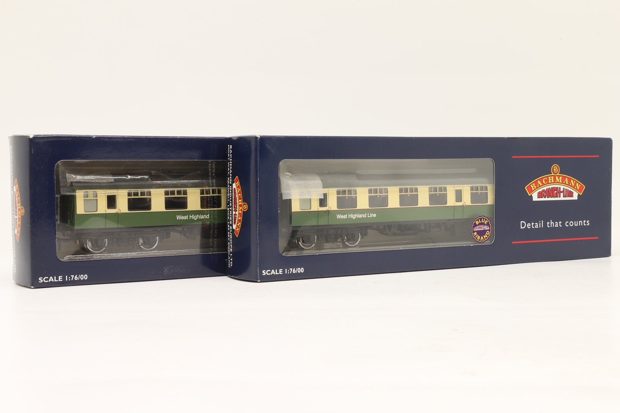 Bachmann OO Rake of 2x Mk1s in BR West Highland Green/Cream