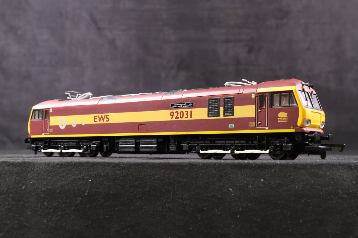 Hornby OO R2354B Co-Co Class 92 Electric Locomotive &#39;92031&#39; &#39;Institute Of Logistics &amp; Transport&#39; EWS