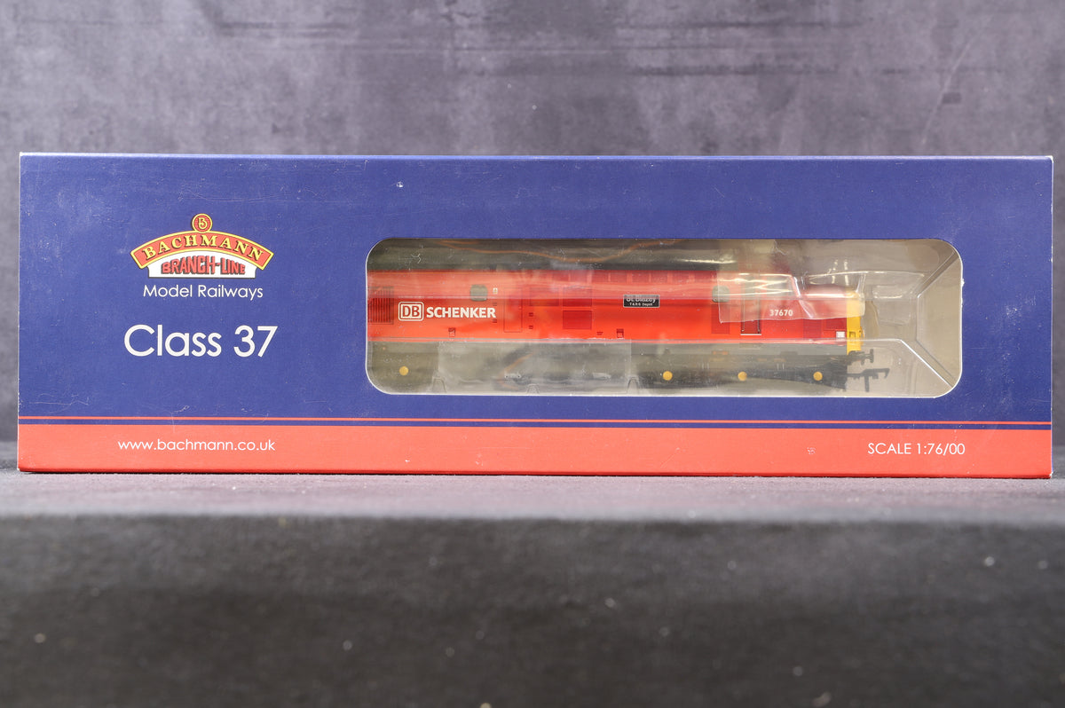 Bachmann OO 32-381P Class 37/5 37670 &#39;St Blazey T&amp;RS Depot&#39; in DB Schenker Red Livery