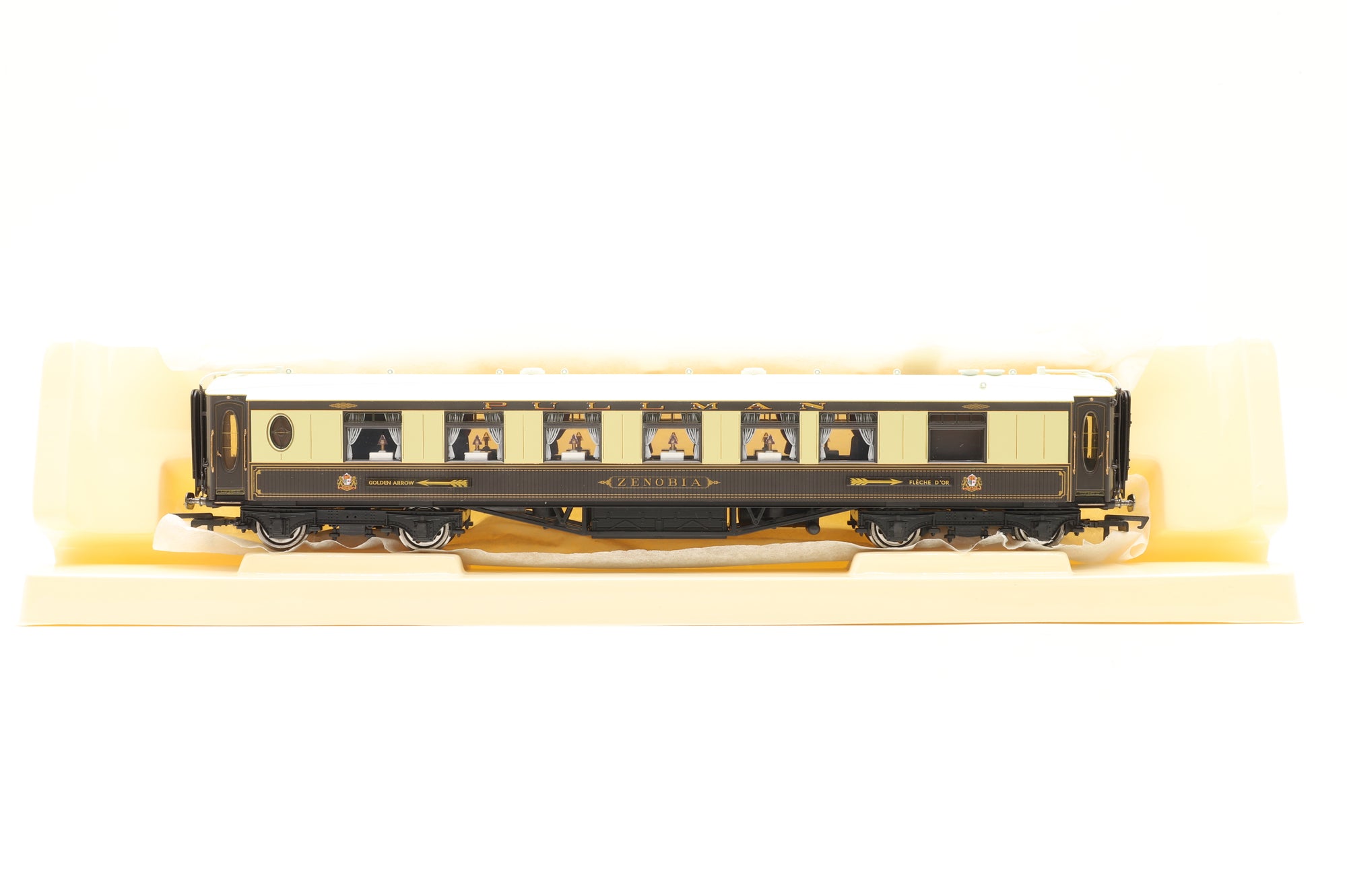 Hornby OO R4196 'The Golden Arrow' Coach Pack