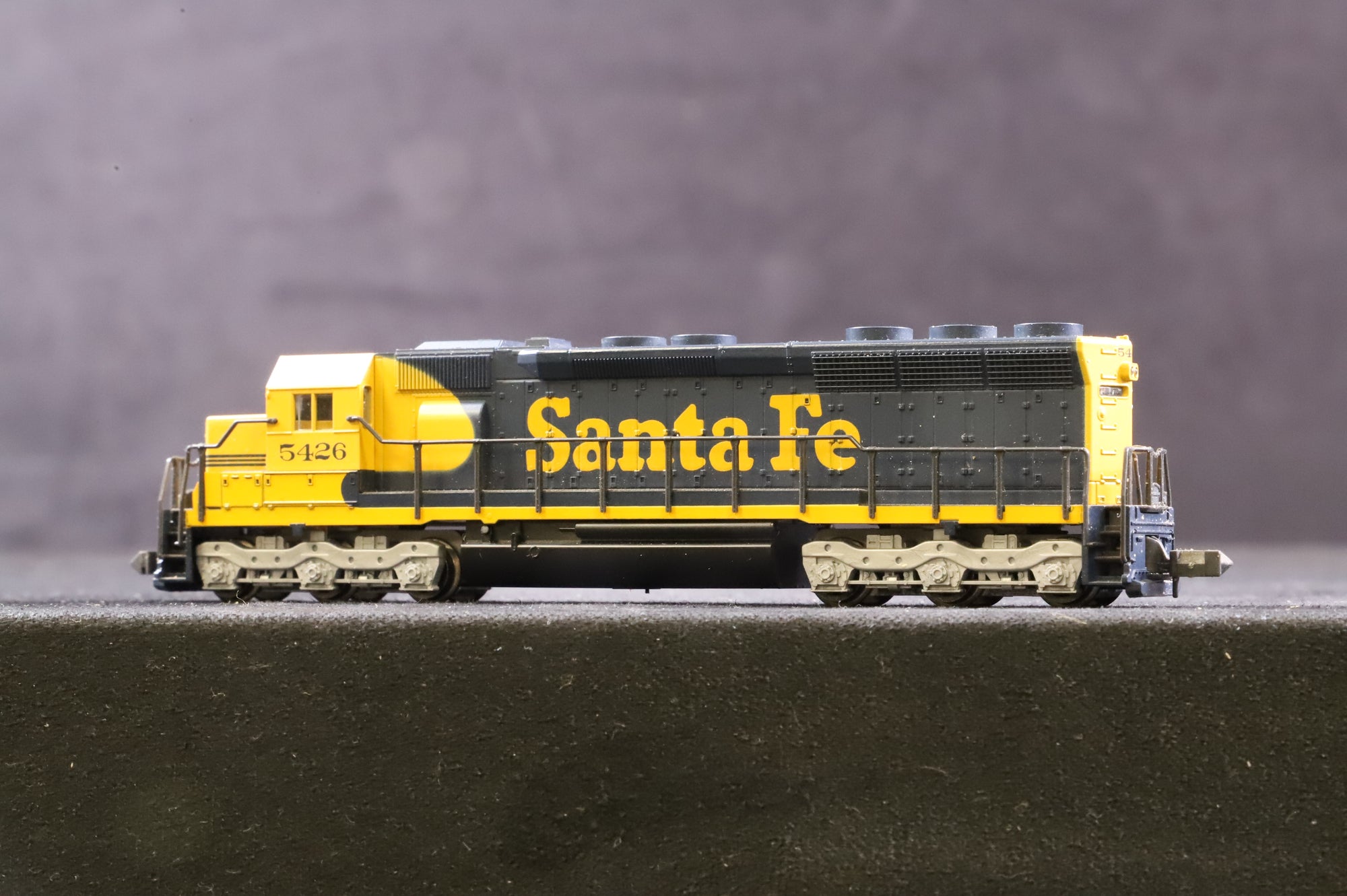 Kato N Gauge 176-312 EMD SD45 No.5426 in Santa Fe Livery