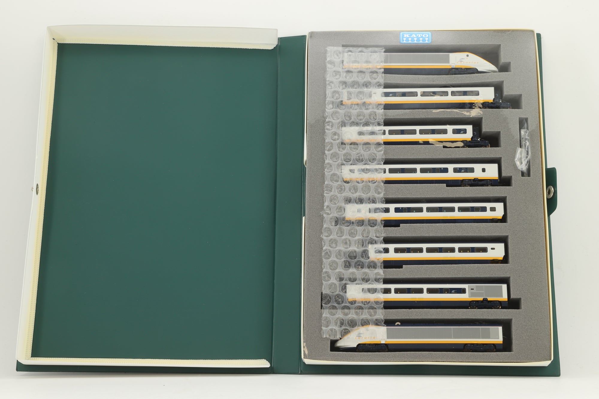 Kato 10-327 Class 373 Eurostar 8 Car Train Pack