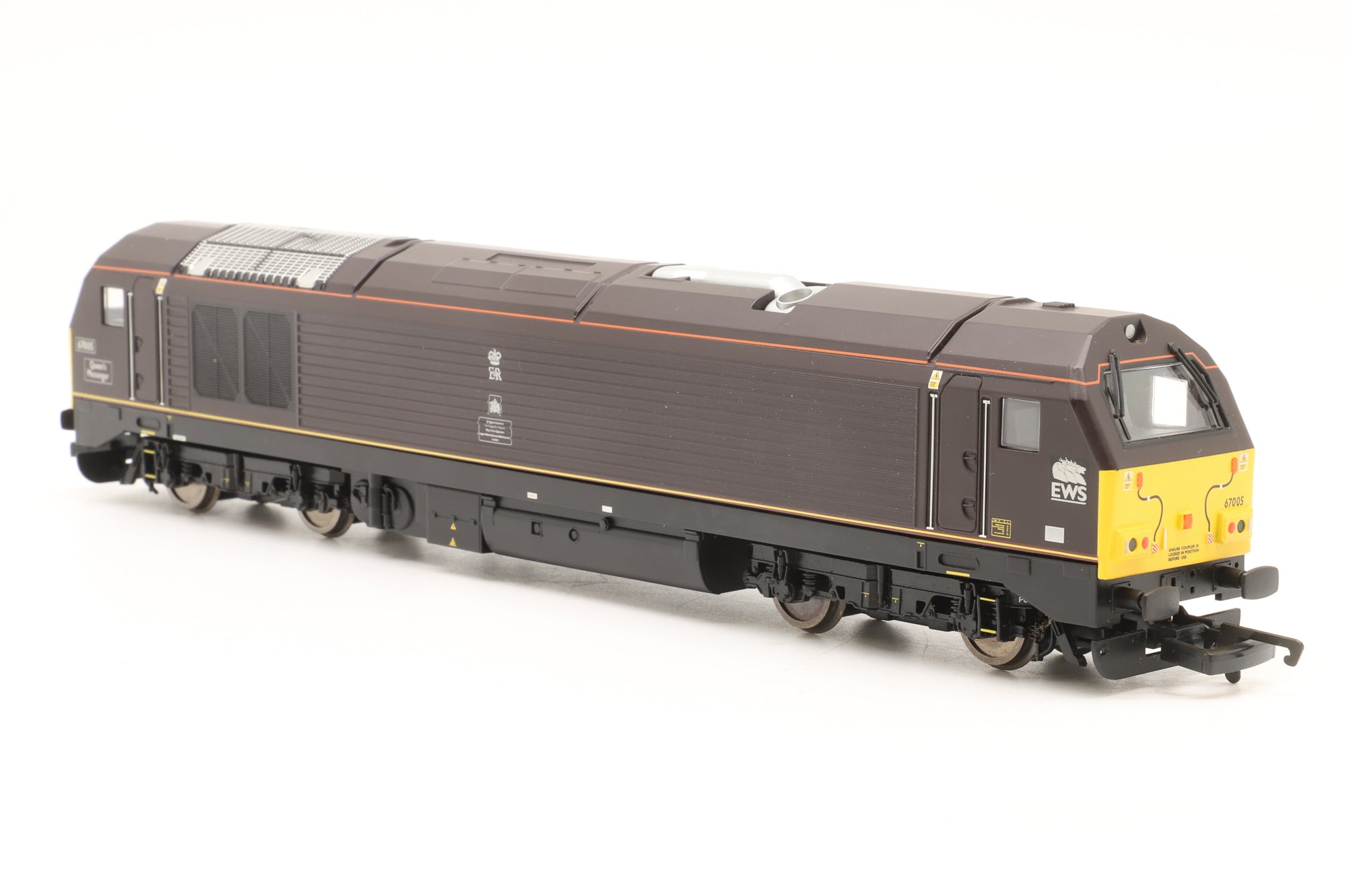 Hornby OO R30323 Class 67 67005 'Queen's Messenger' in DB Royal Claret Livery - DCC Sound