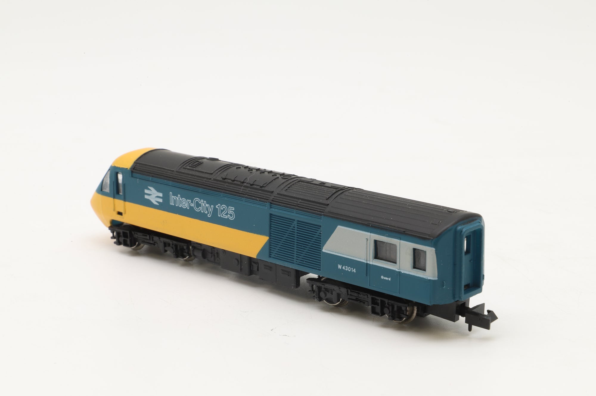 Graham Farish N 8125 Class 43 3-Car HST Set in BR Intercity 125 Livery