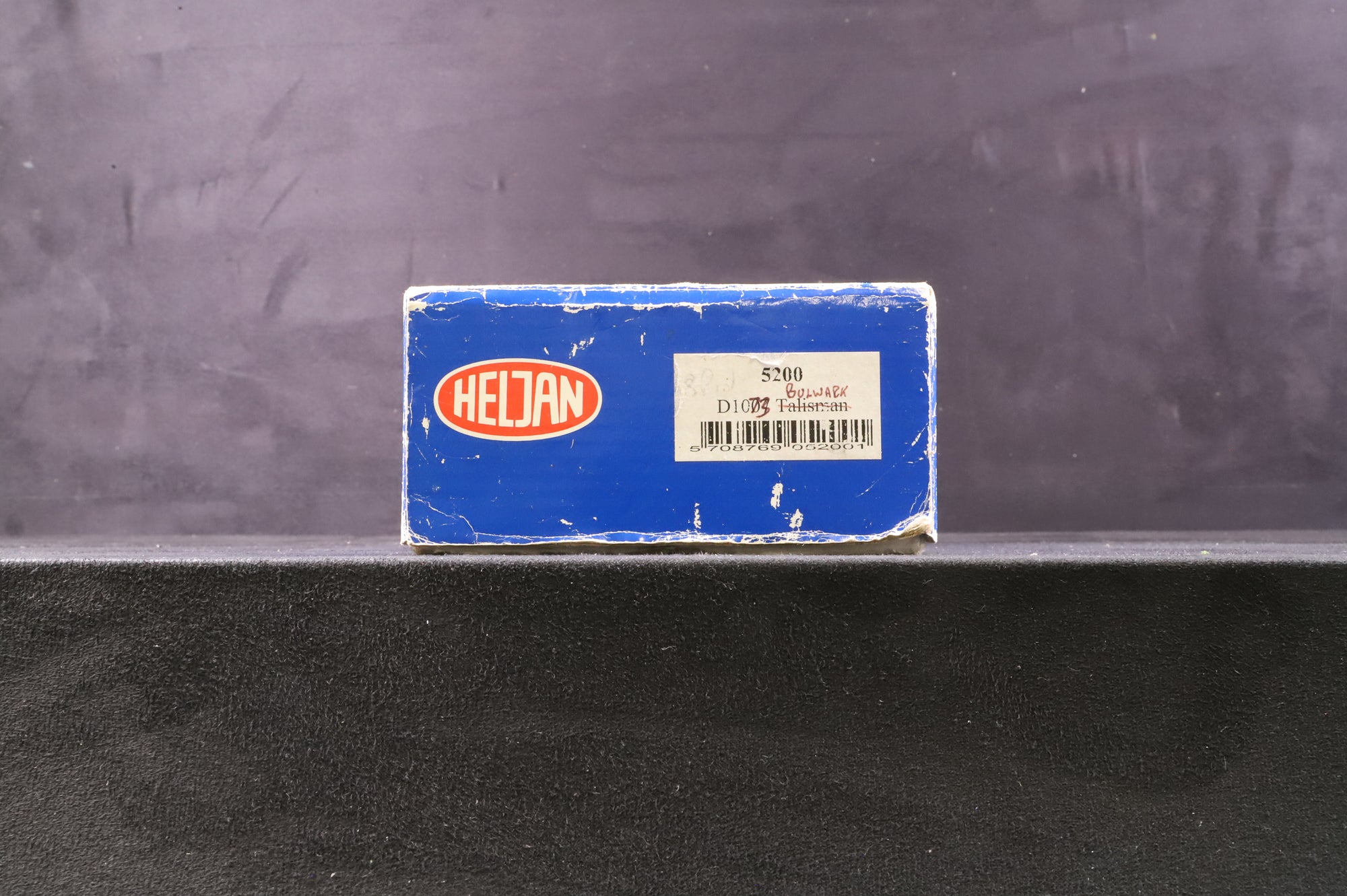 Heljan OO 5200 Class 52 D1073 'Western Bulwark' in BR Maroon