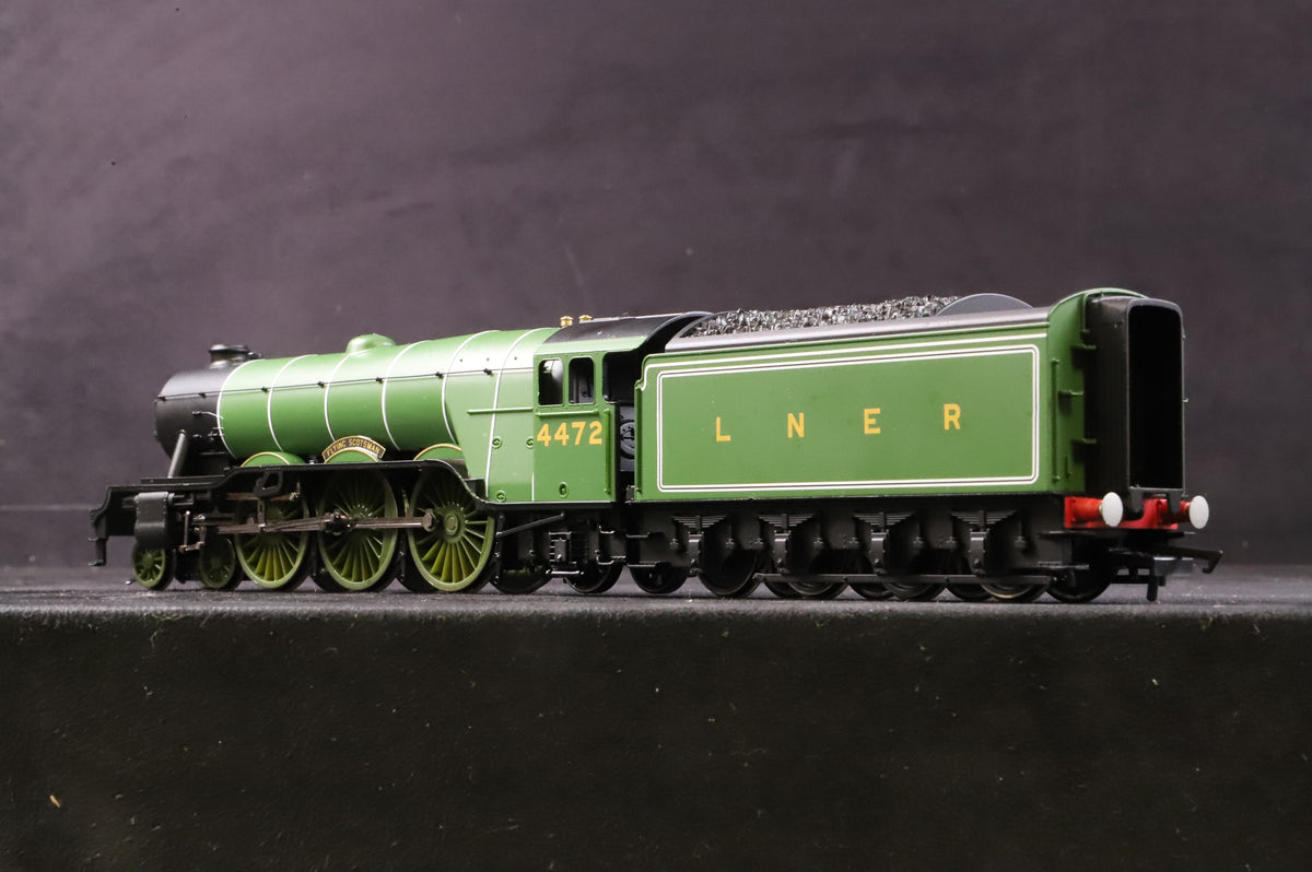 Hornby Railroad OO R3086 Class A1 &#39;4472&#39; &#39;Flying Scotsman&#39; LNER Apple green