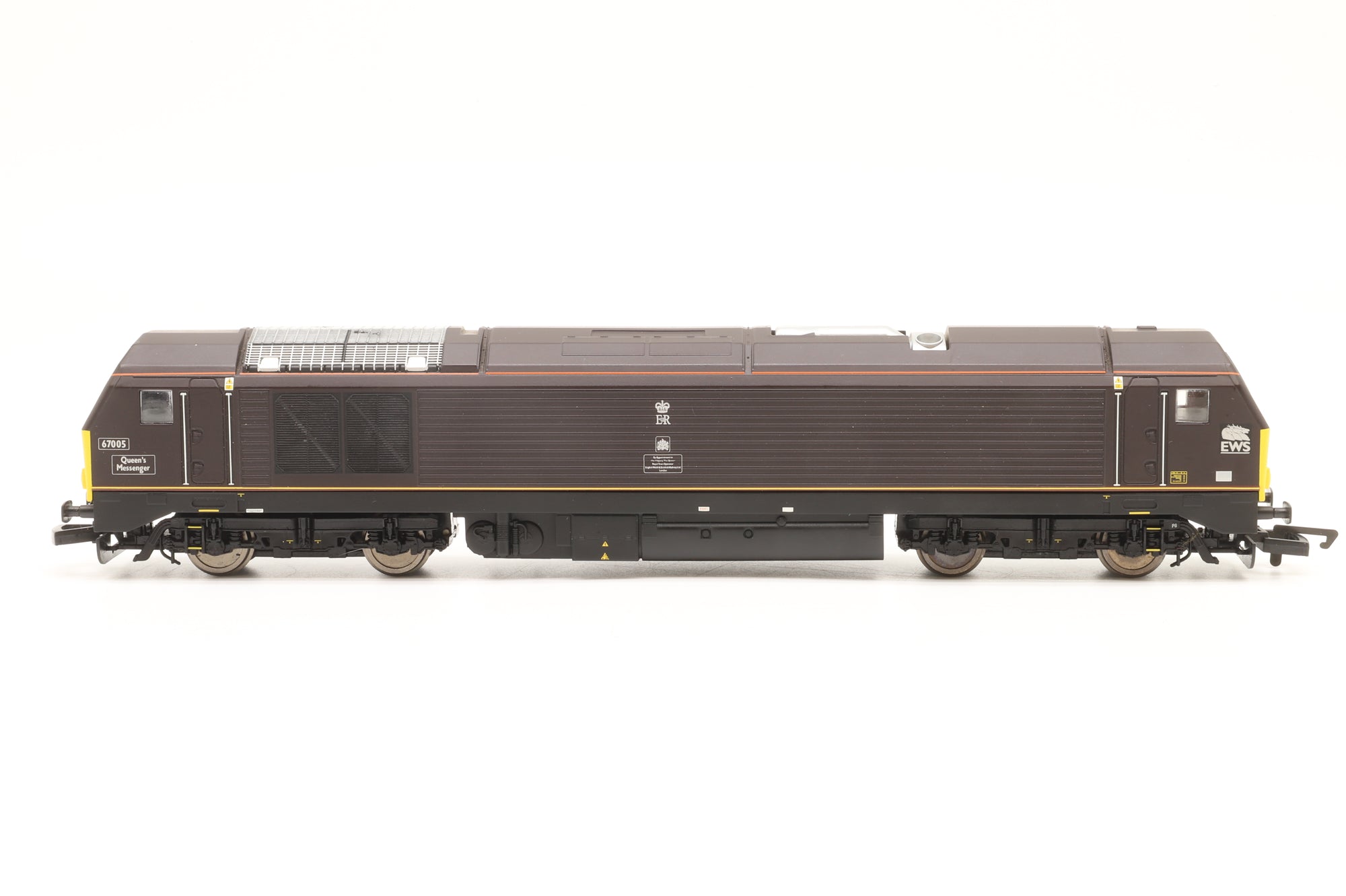 Hornby OO R30323 Class 67 67005 'Queen's Messenger' in DB Royal Claret Livery - DCC Sound
