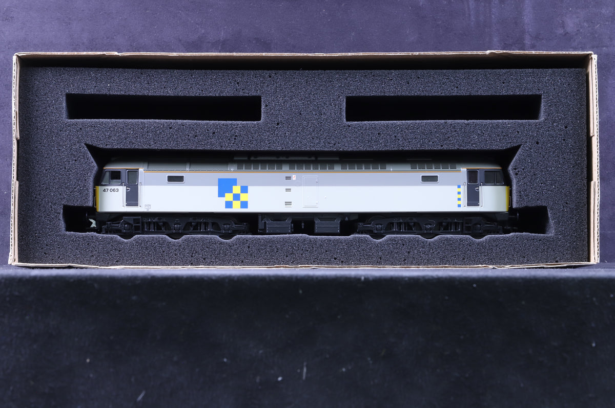 Heljan OO 4812 Class 47 47063 in BR Railfreight Construction Livery