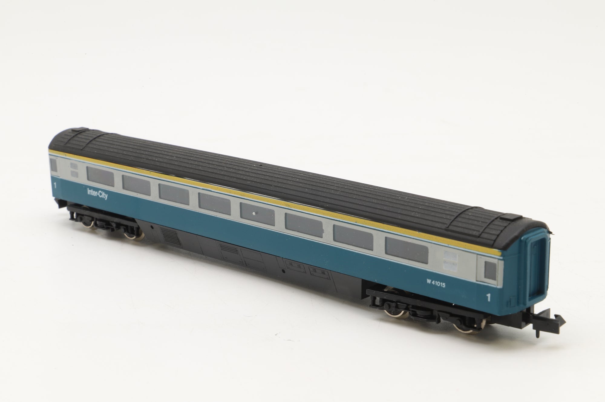 Graham Farish N 8125 Class 43 3-Car HST Set in BR Intercity 125 Livery