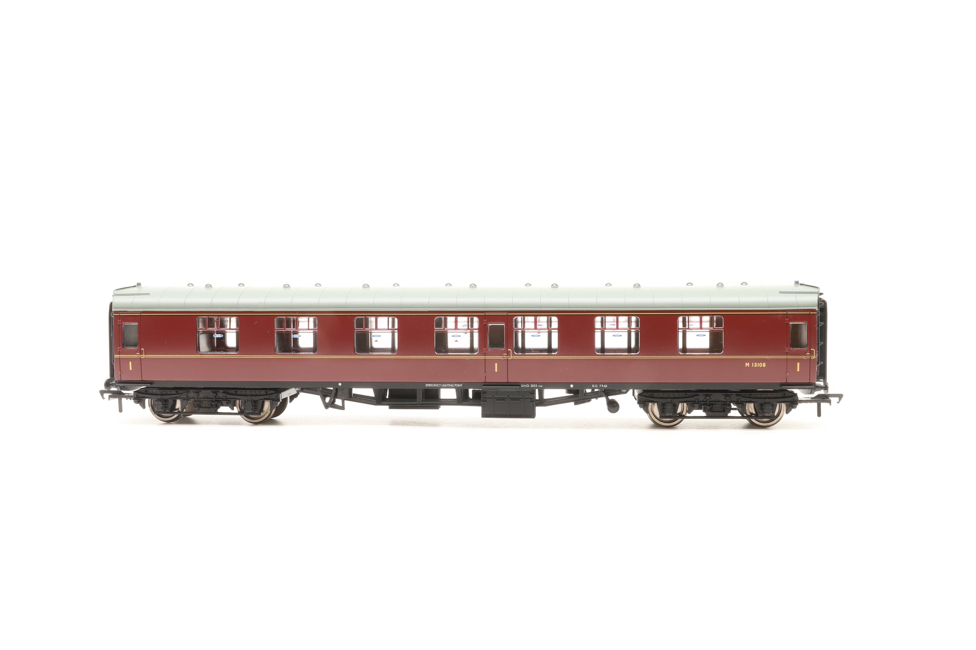 Bachmann OO Rake of 4x Mk1s in BR Maroon