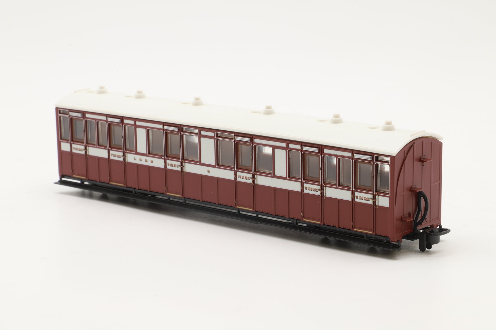 PECO OO-9 GR400A/420A Rake of 2x Narrow Gauge Coaches in L&B Maroon/Cream