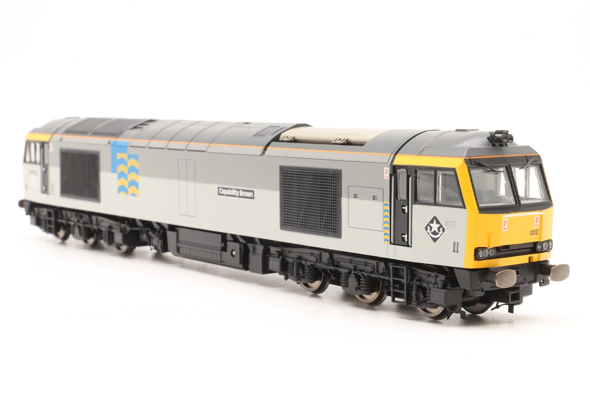 Hornby OO R30157 Class 60 60002 'Capability Brown' in BR Railfreight Petroleum